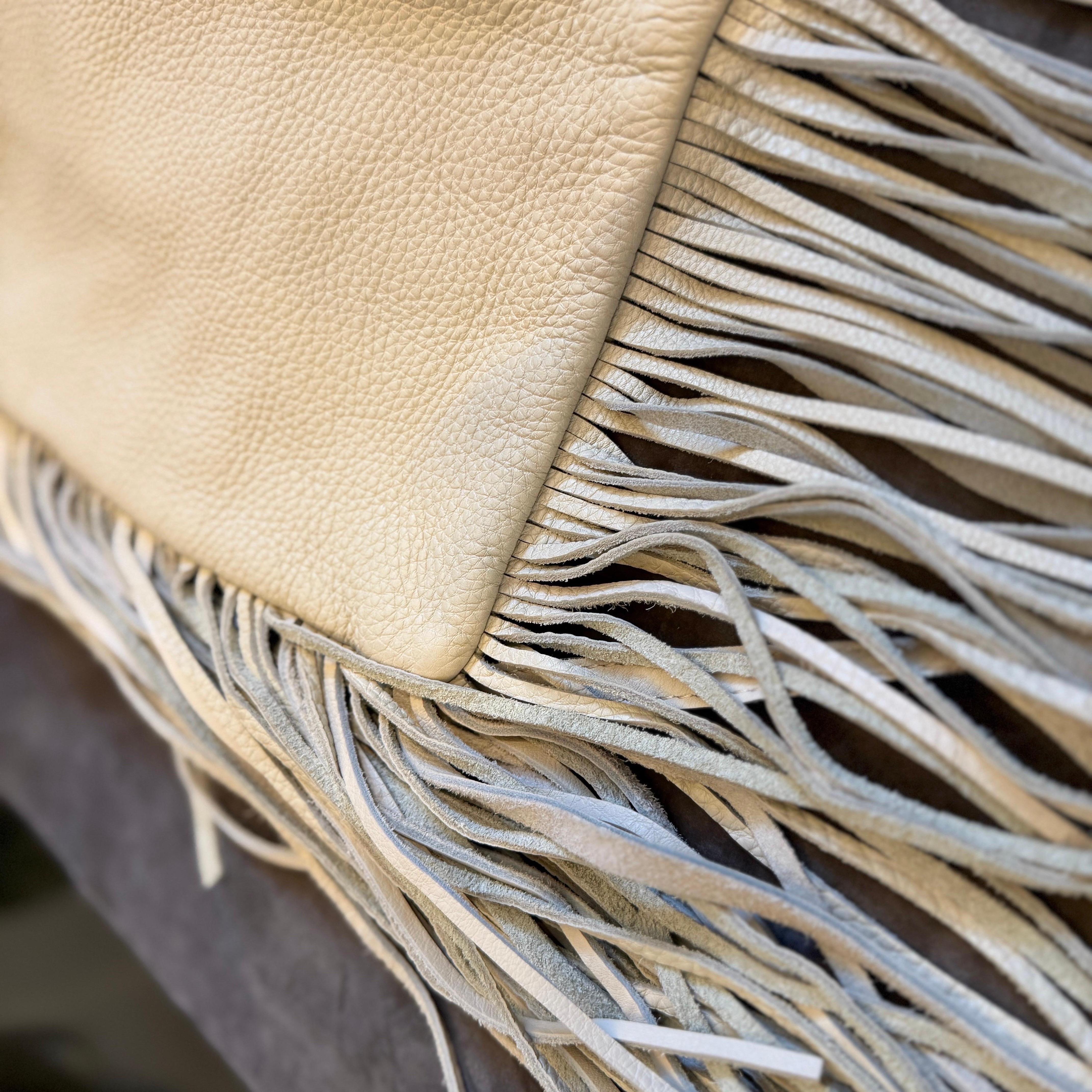 21st Century High Quality Cream Leather Italian Shoulder Bag by Avenue 67 For Sale 9