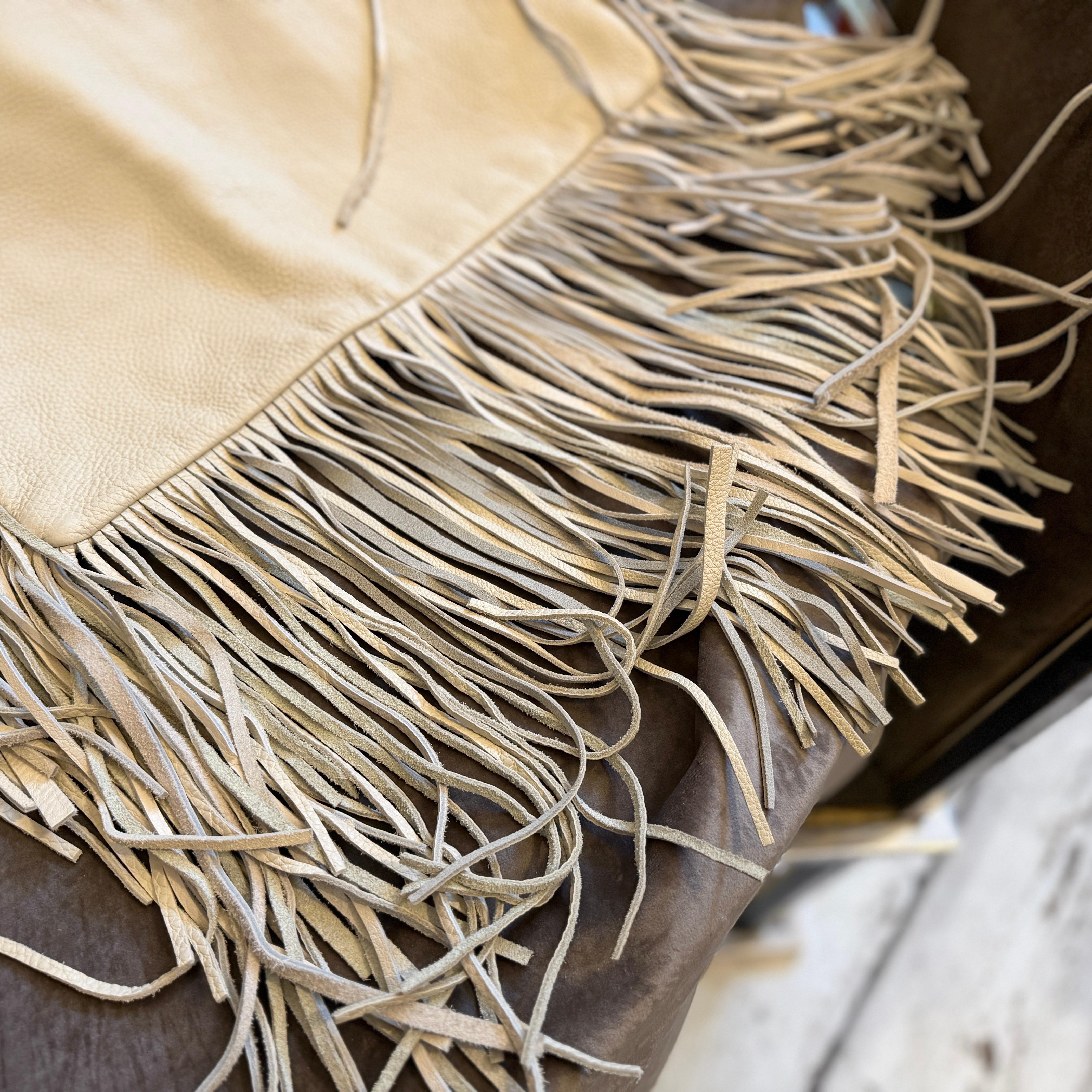 21st Century High Quality Cream Leather Italian Shoulder Bag by Avenue 67 For Sale 10