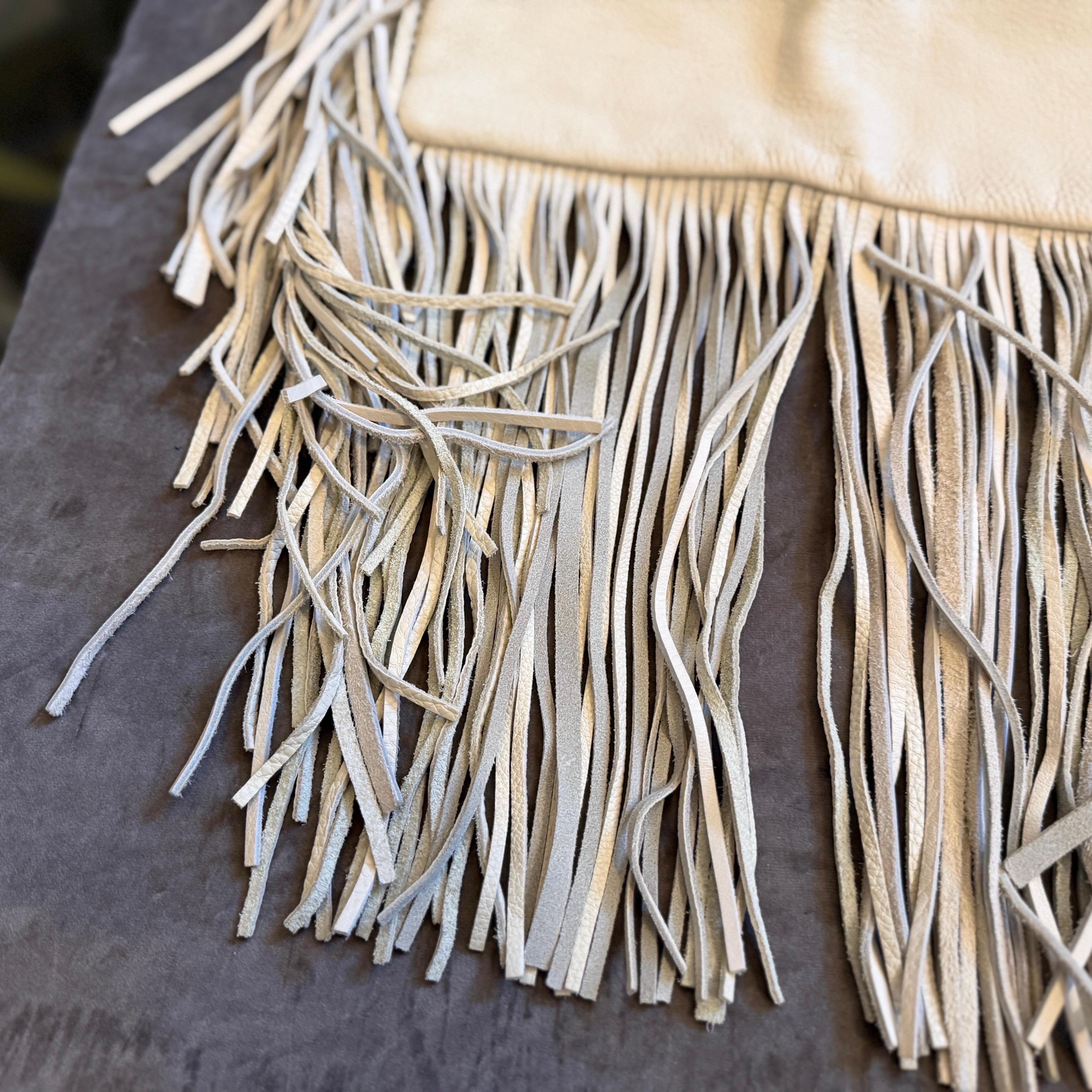 21st Century High Quality Cream Leather Italian Shoulder Bag by Avenue 67 For Sale 2