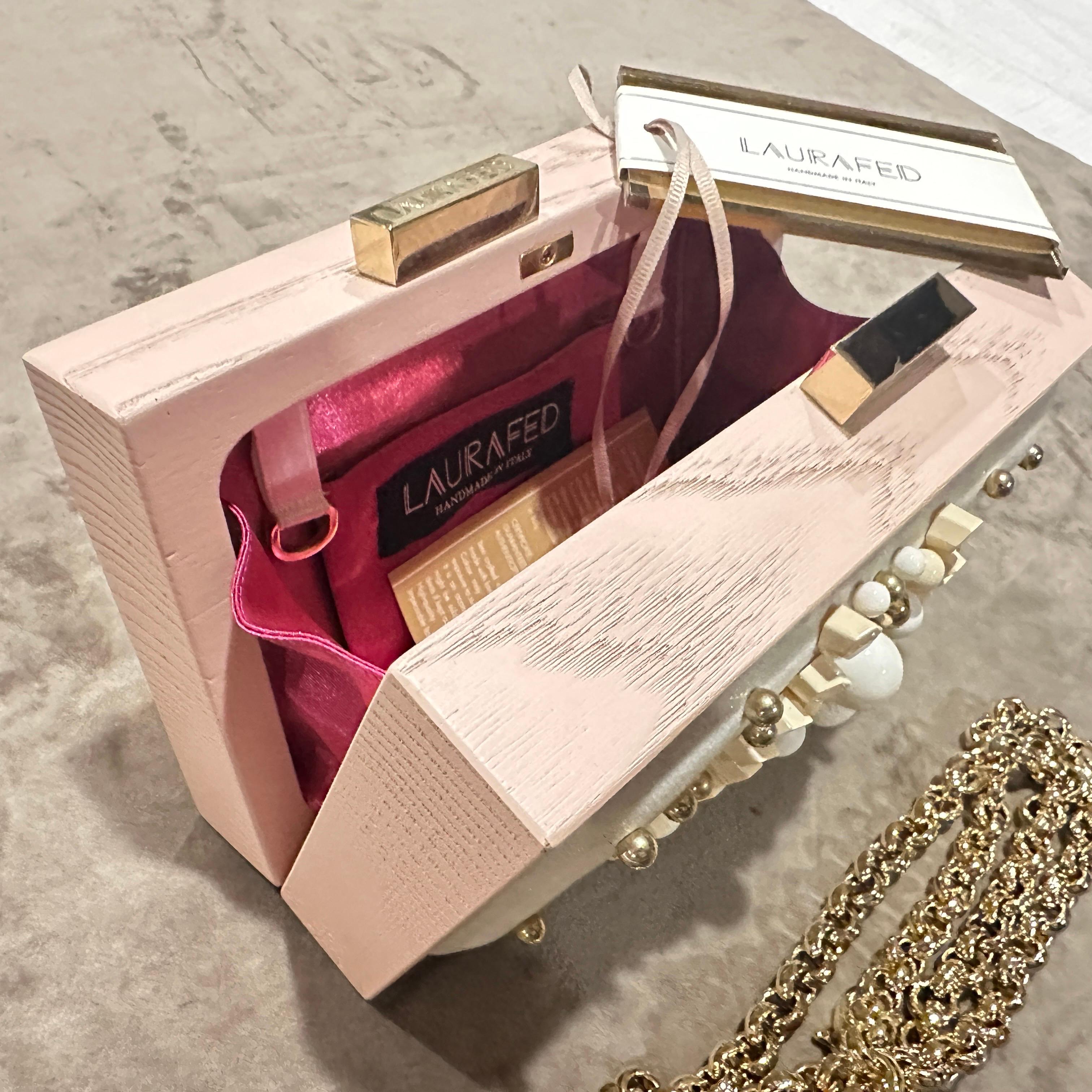 Borsa da sera in pelle bianca e legno rosa del XXI secolo di alta qualità di Laurafed in vendita 1