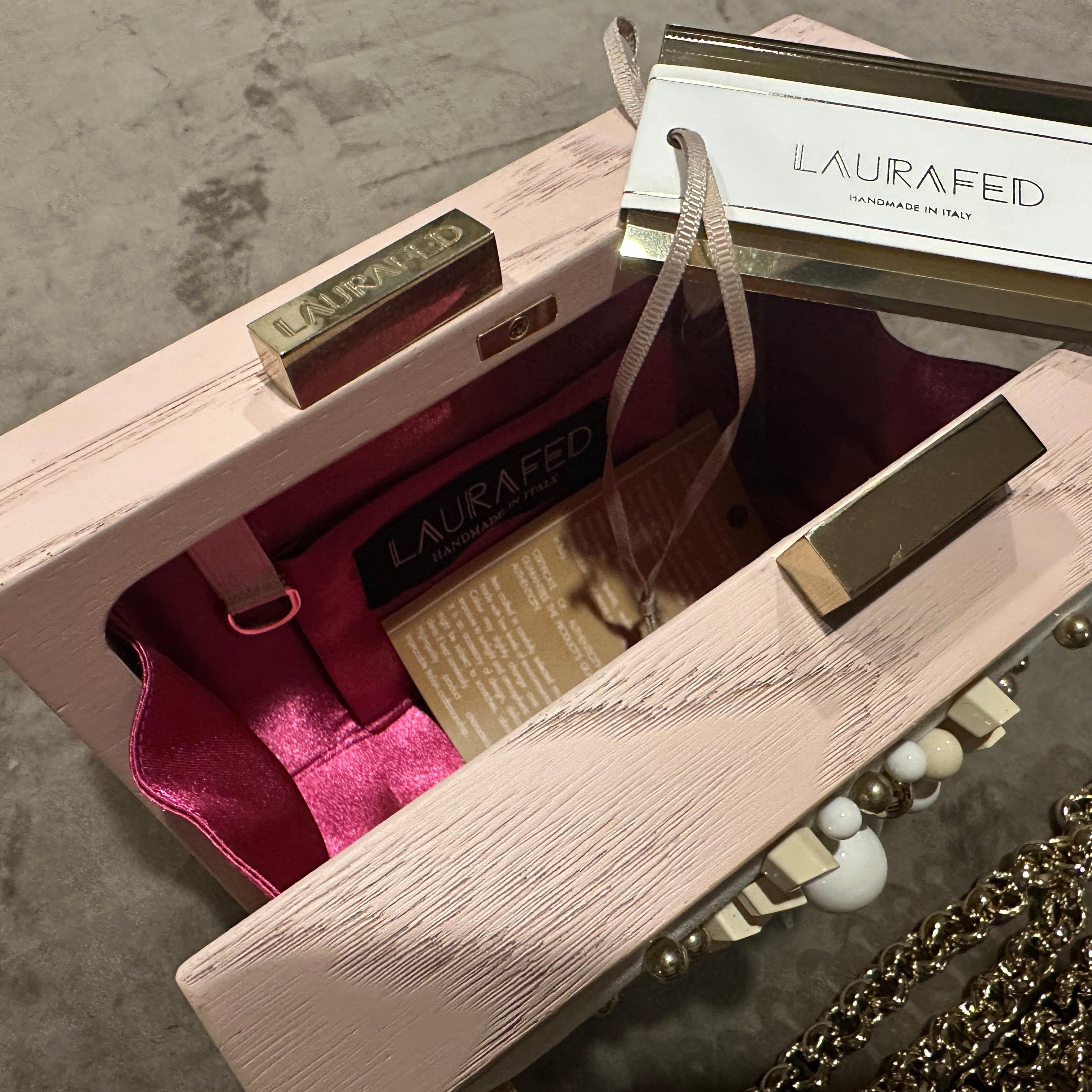 Borsa da sera in pelle bianca e legno rosa del XXI secolo di alta qualità di Laurafed in vendita 3