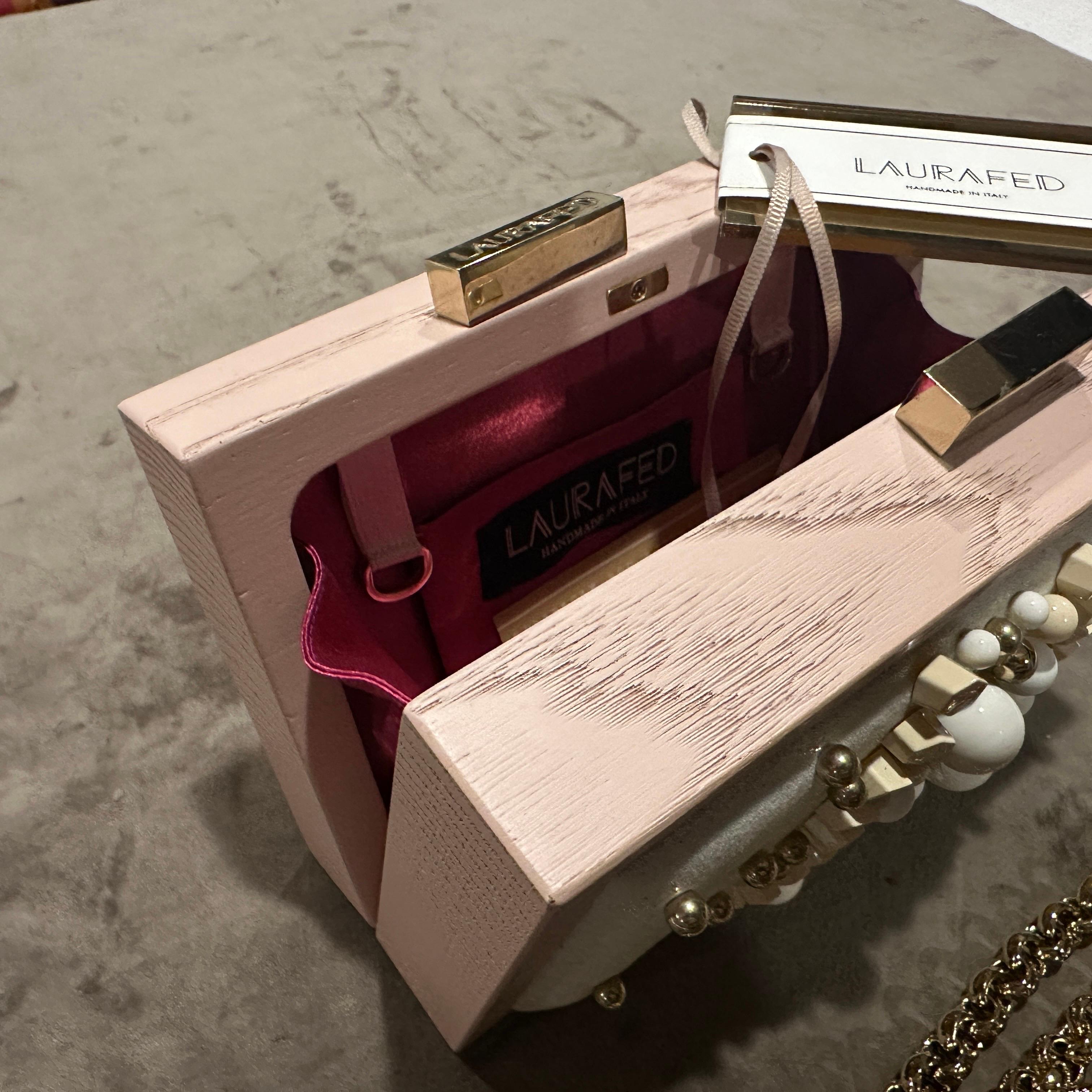 Borsa da sera in pelle bianca e legno rosa del XXI secolo di alta qualità di Laurafed in vendita 4