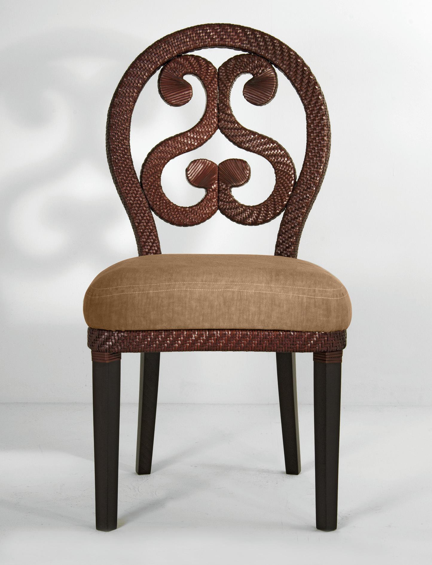 Moderne 21st Century Home collection Chaise en cuir tressé marron par Patrizia Garganti en vente