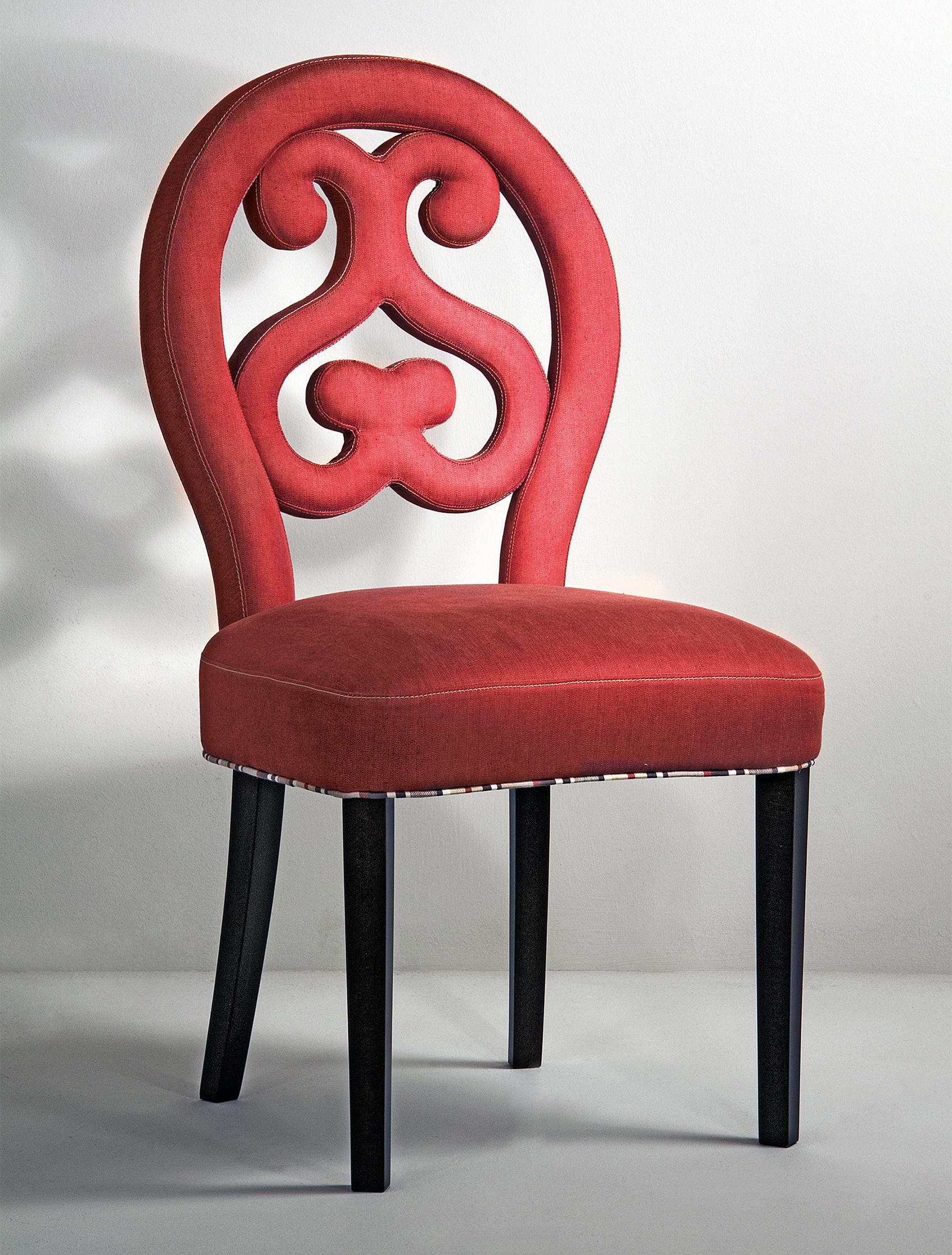 Una incomparable maestría artesanal típica de nuestra tierra es el rasgo distintivo de esta colección.
La colección Home de Patrizia Garganti incluye sillas, sillones, sofás, mesas de centro y mesas de té totalmente hechos a mano por expertos