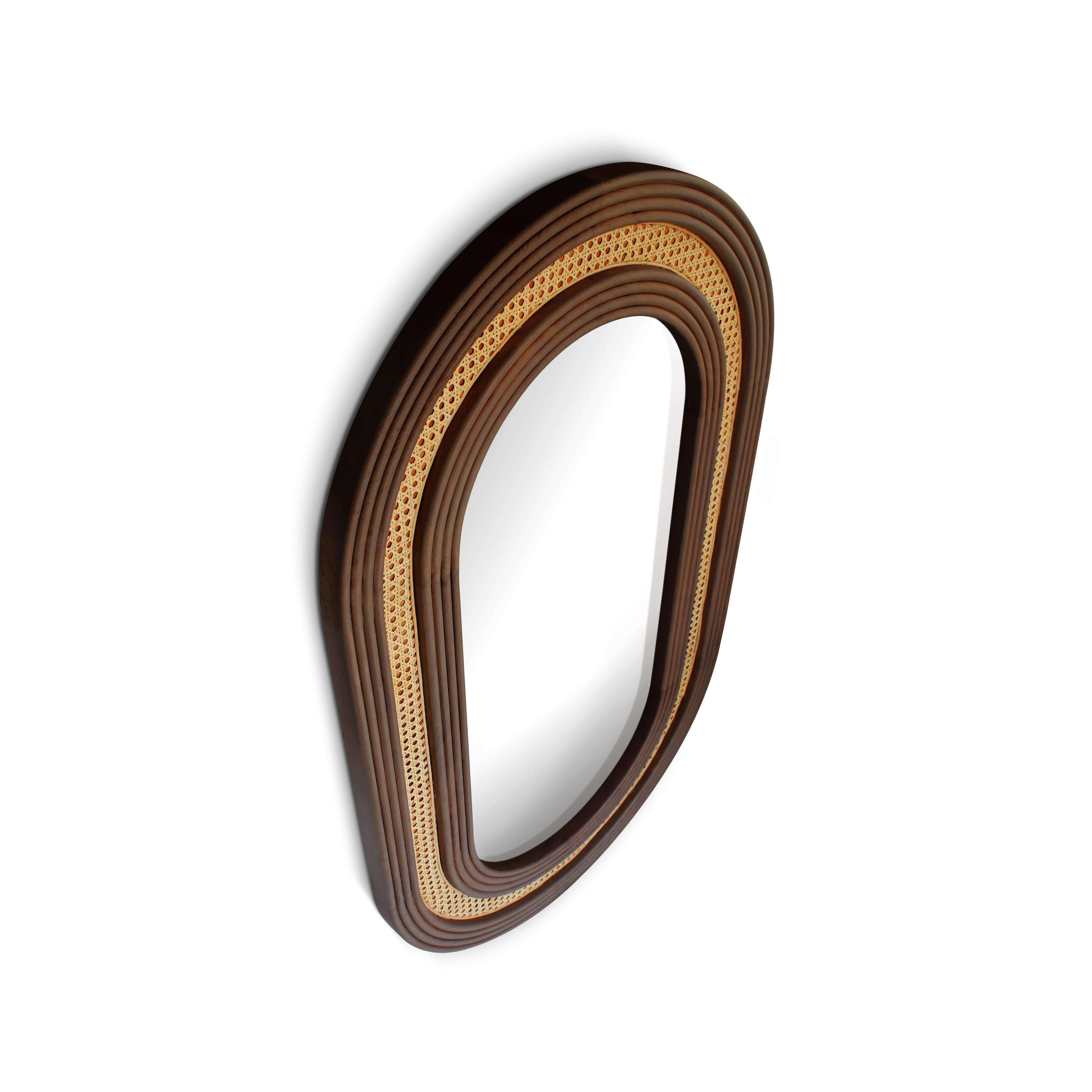 Noce Specchio Hudson del XXI secolo in legno di noce realizzato in Portogallo da Wood Tailors in vendita