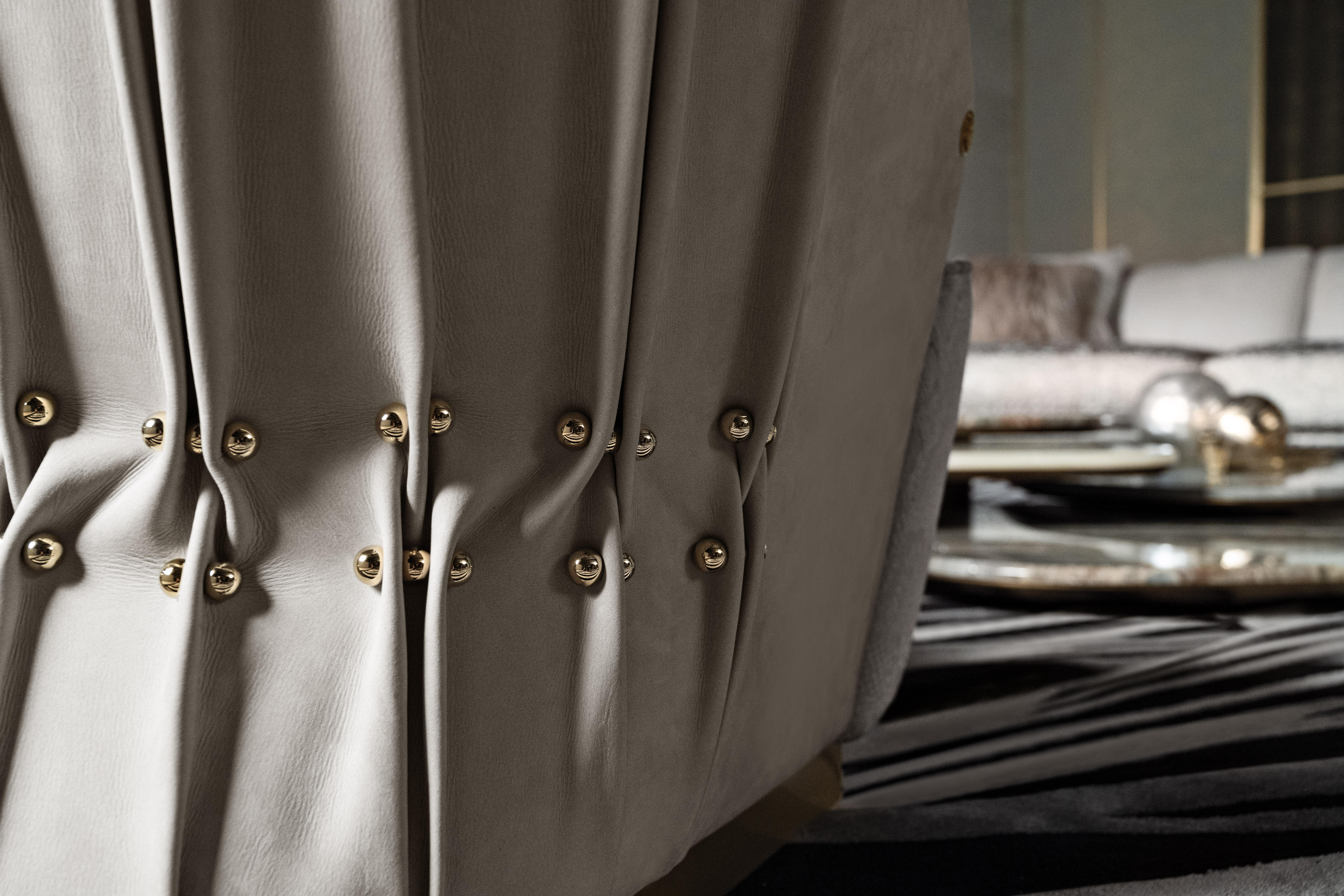Tissu d'ameublement Fauteuil Inanda du 21e siècle en cuir par Roberto Cavalli Home Interiors en vente