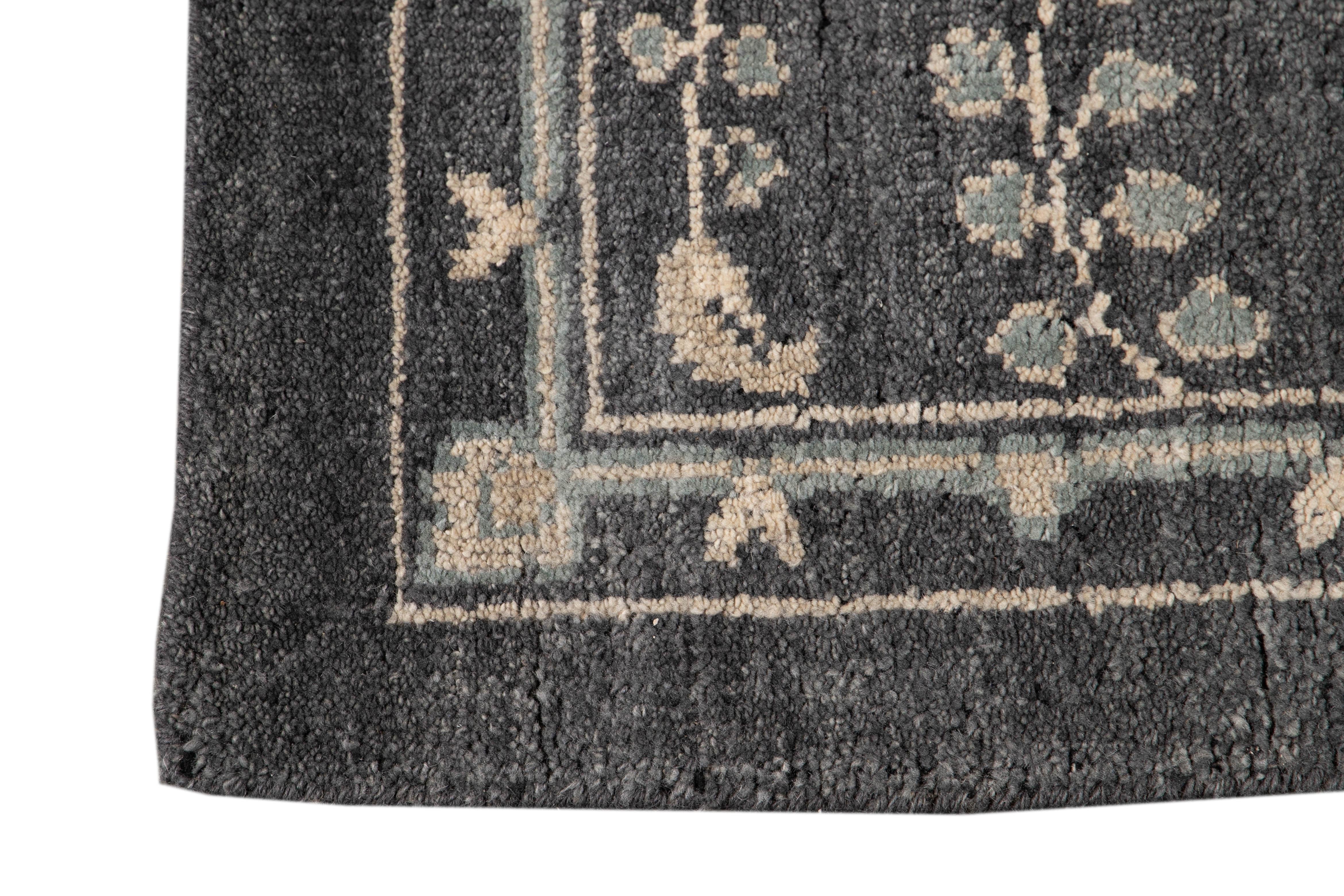 21st Century Indian Modern Oushak Style Wool Rug In New Condition For Sale In Norwalk, CT