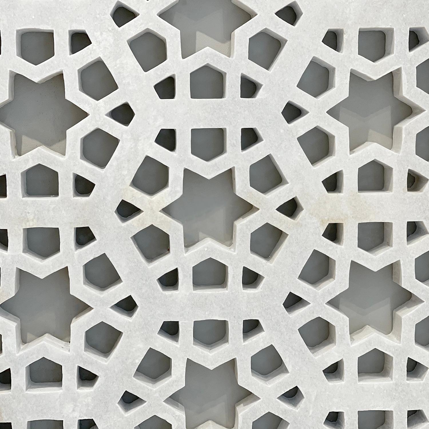 Indiano Pannello da parete indiano Starburst Jali del 21° secolo - Rilievo architettonico in marmo in vendita