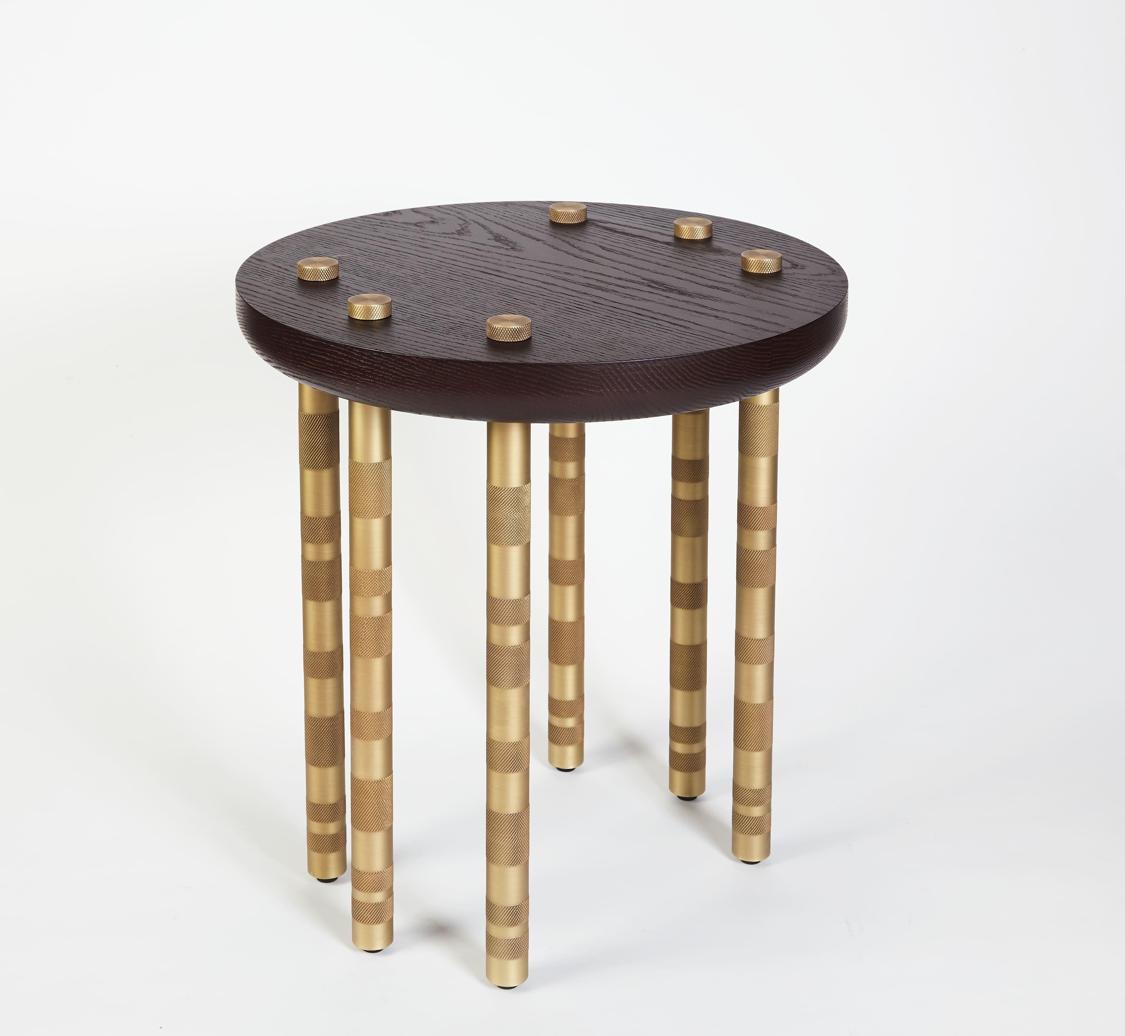 Laqué Table d'appoint Ipanema en laiton du XXIe siècle, plateau en Oak Oak naturel et laiton, par Duistt en vente