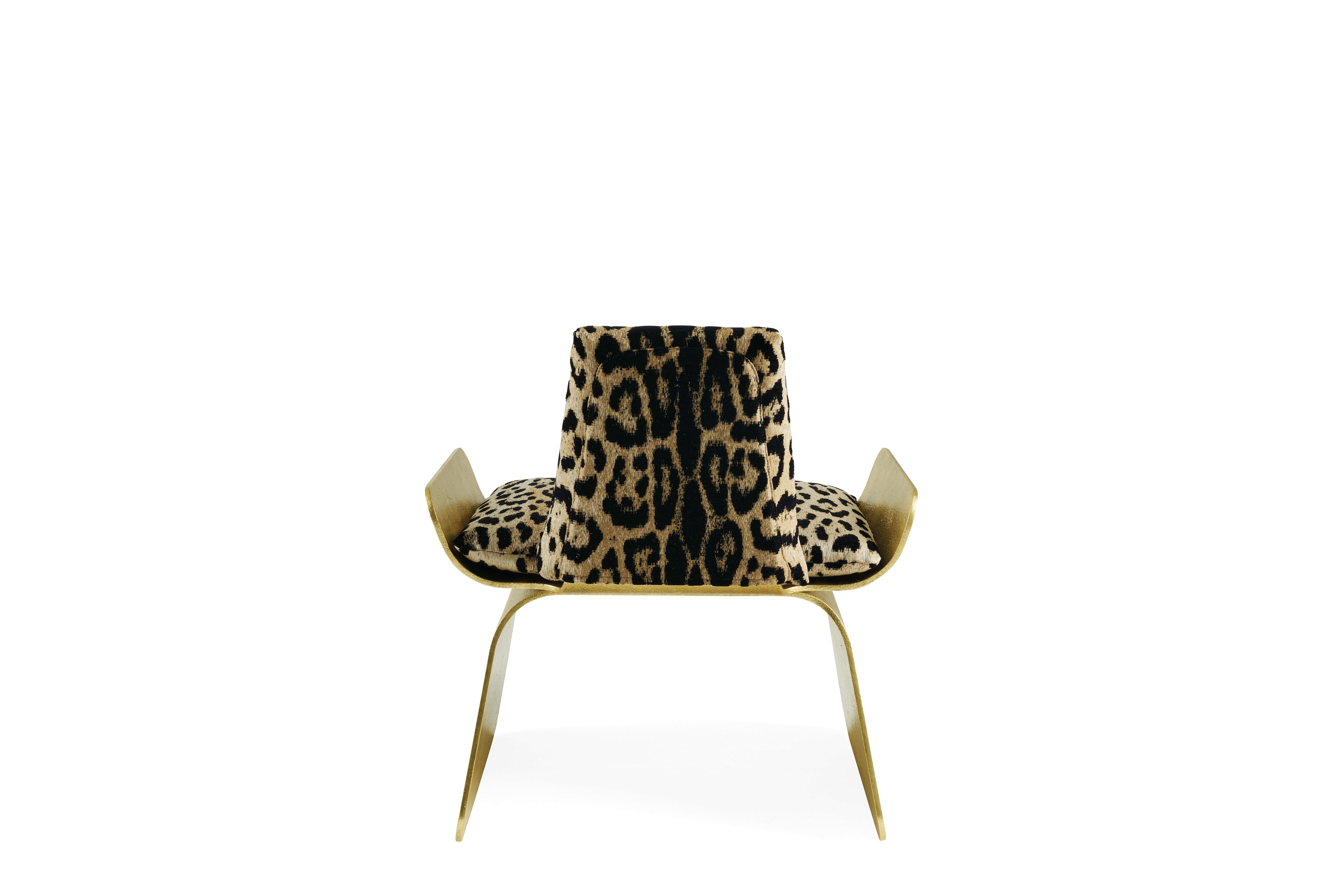 21st Century Iranja Armchair in Jacquard by Roberto Cavalli Home Interiors In New Condition For Sale In Cantù, Lombardia