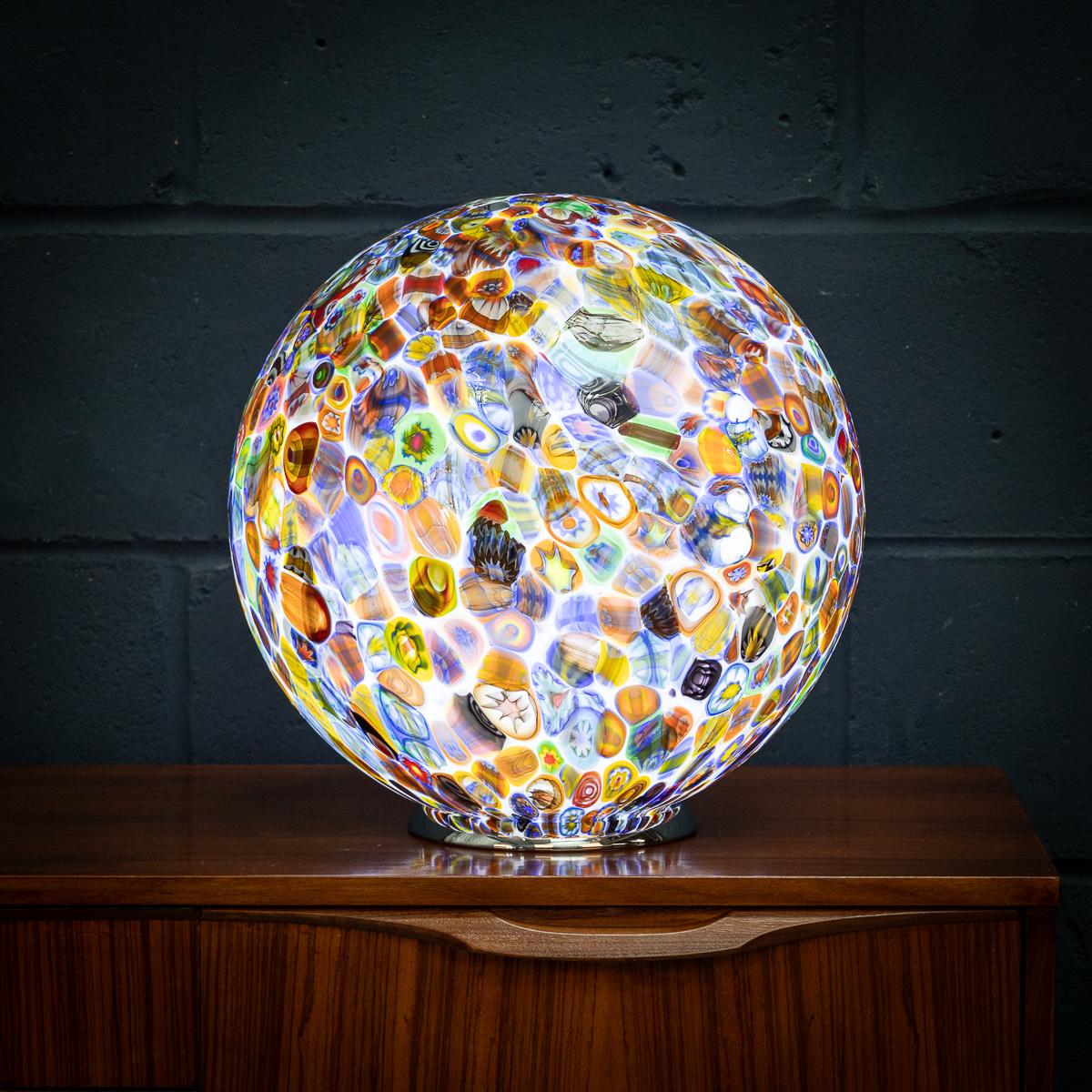 Autre Lampe de bureau italienne du 21e siècle en forme de boule par Murrina Millefiori, Murano en vente