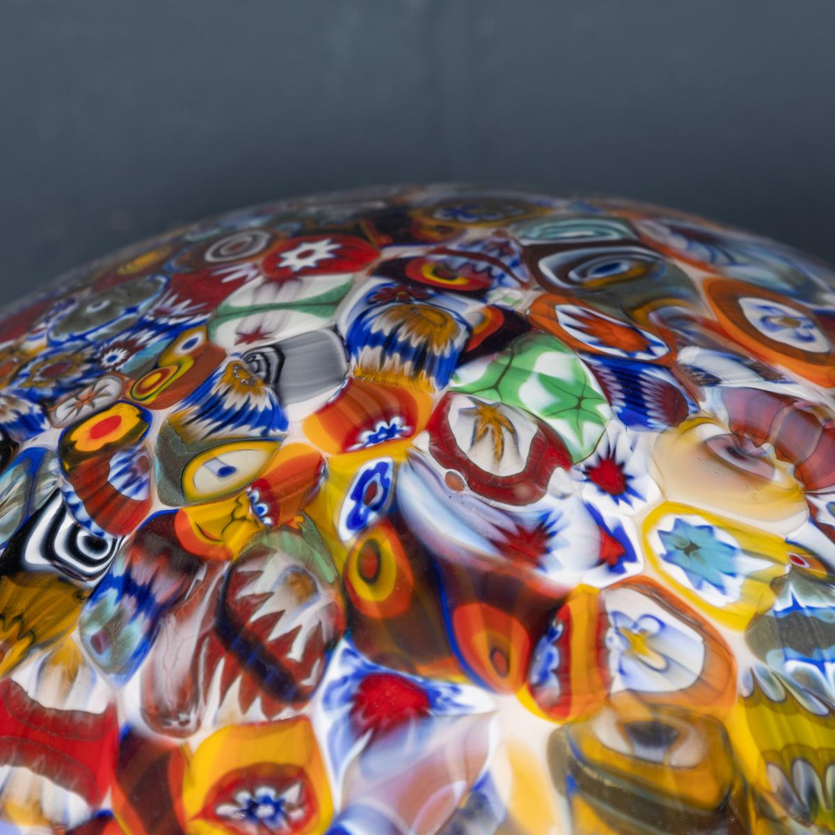 Lampe de bureau italienne du 21e siècle en forme de boule par Murrina Millefiori, Murano Bon état - En vente à Royal Tunbridge Wells, Kent