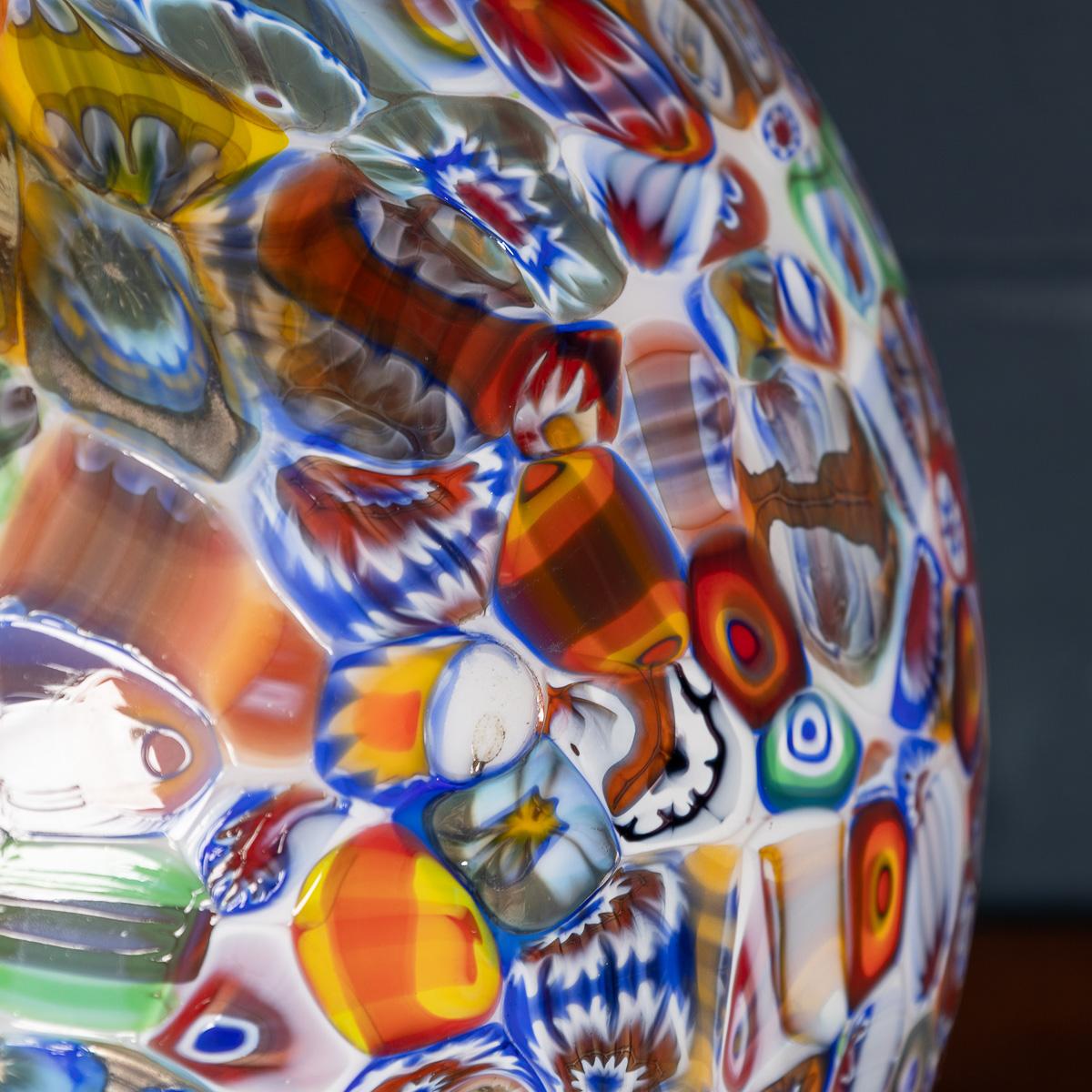 Verre de Murano Lampe de bureau italienne du 21e siècle en forme de boule par Murrina Millefiori, Murano en vente