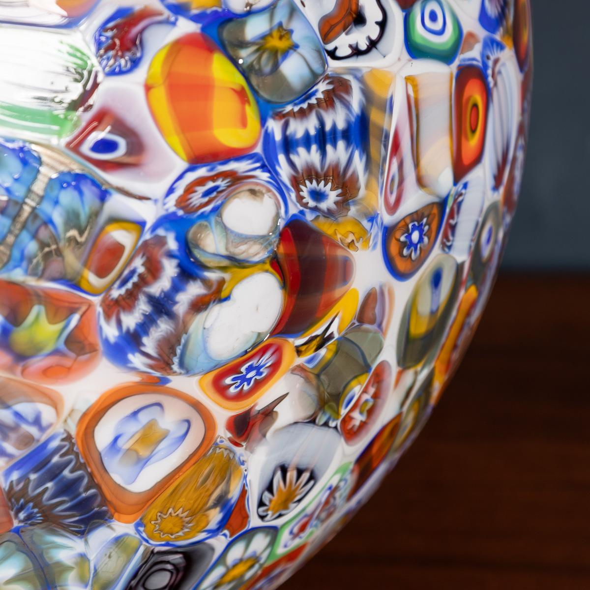 Lampe de bureau italienne du 21e siècle en forme de boule par Murrina Millefiori, Murano en vente 1