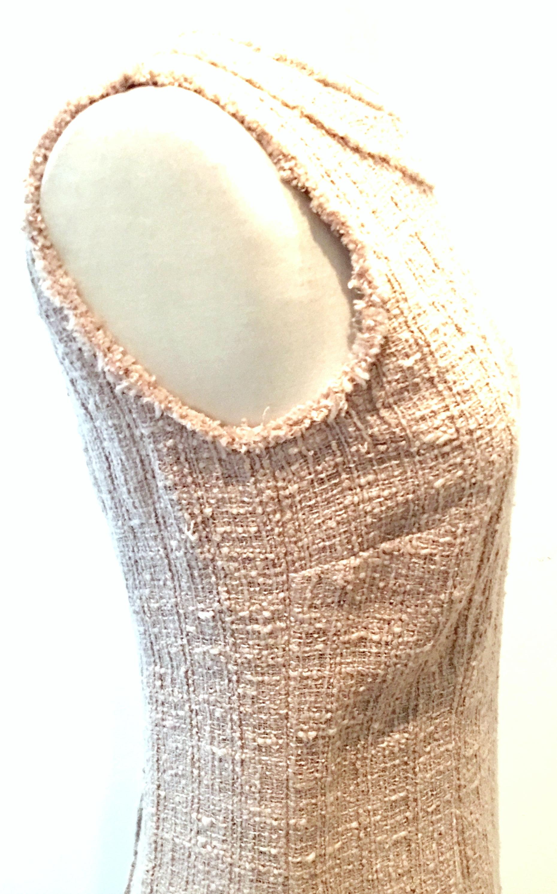 21st Century & New Italian Boucle Shift Dress By, Dolce & Gabbana - Size 42 For Sale 5