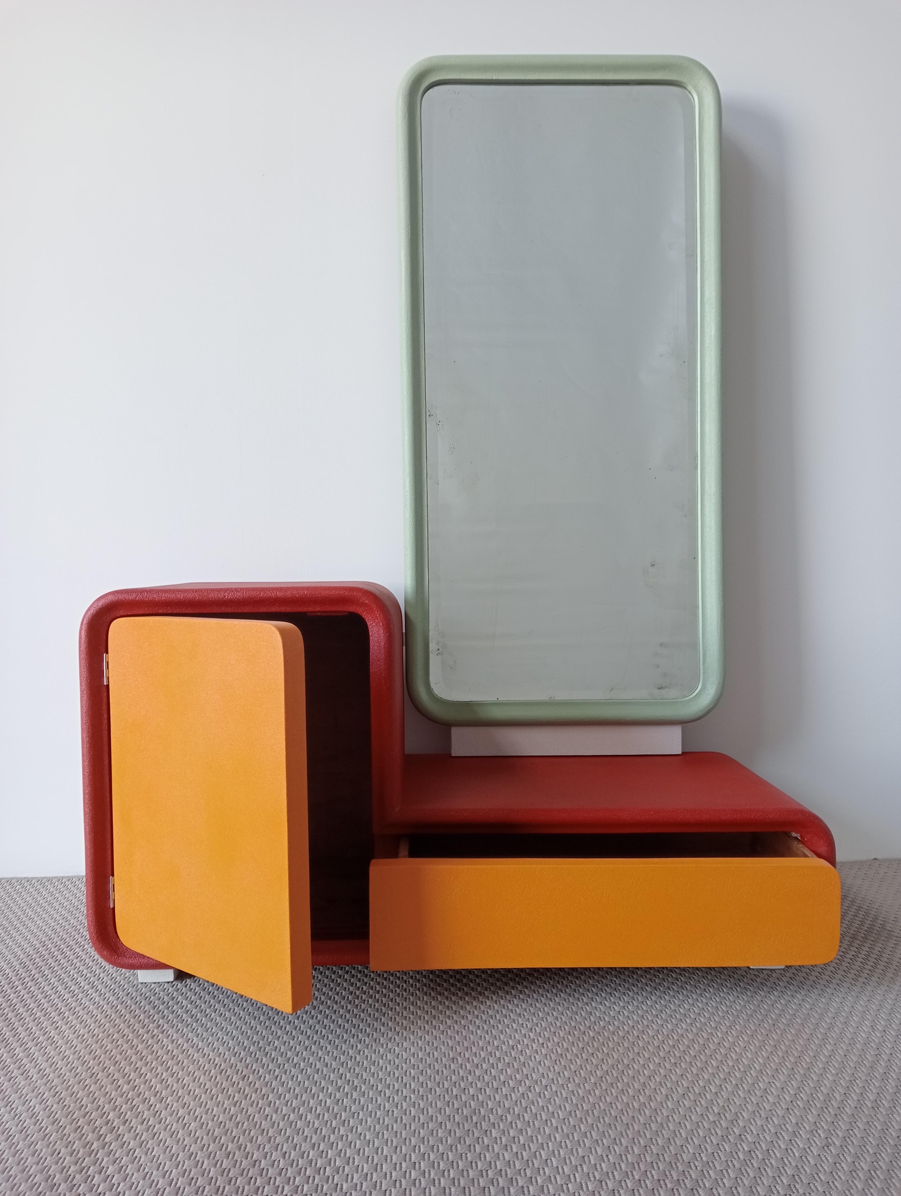 Cabinet with Mirror Italian Design Contemporary 21st Century Wood coloured Resin For Sale 11