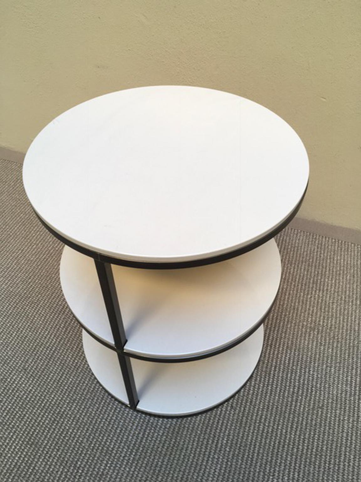 Italian Design Round Side Table in Lacquered Wood and Iron For Sale 5
