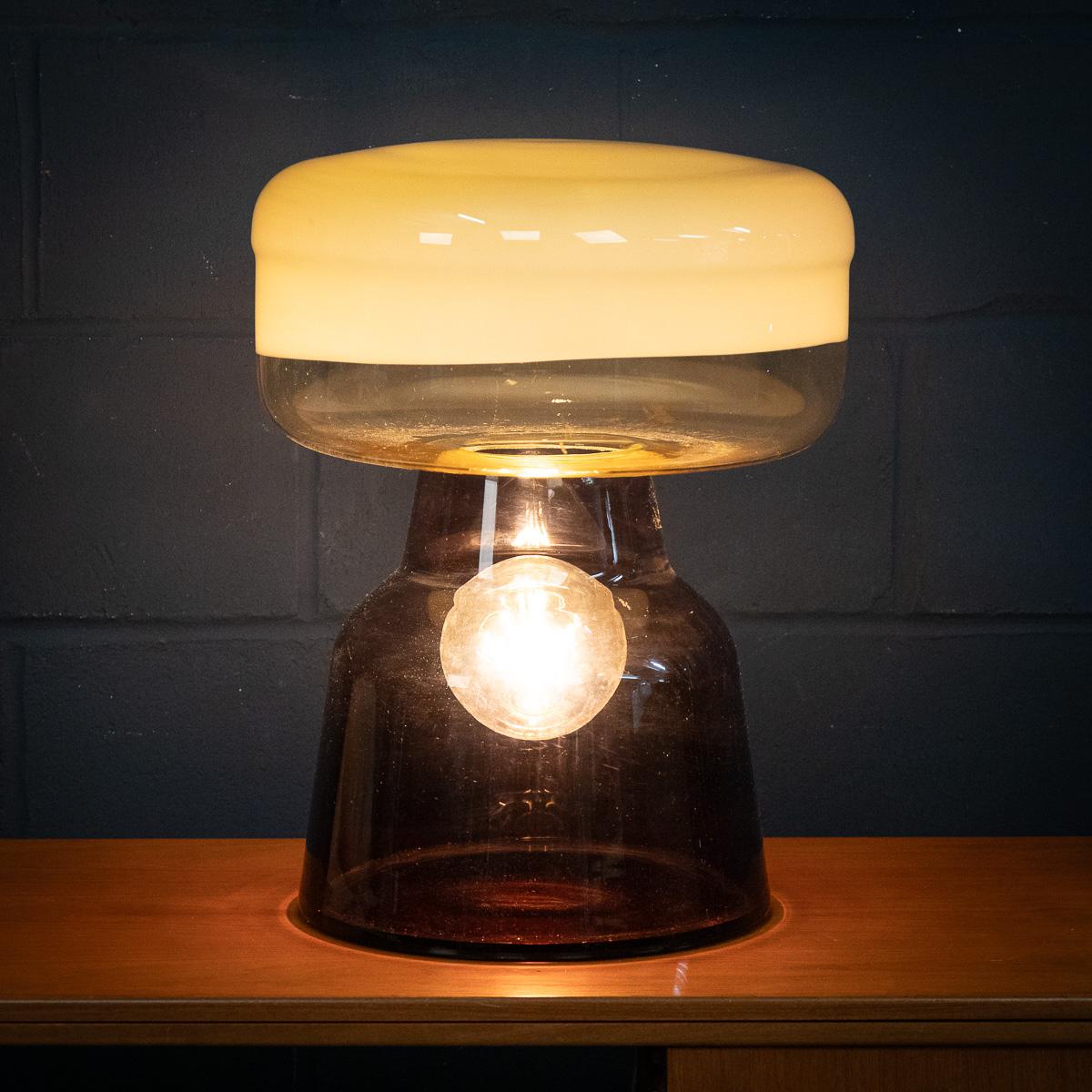 Lampe de table italienne contemporaine du 21e siècle en verre soufflé à la main, Murano Bon état - En vente à Royal Tunbridge Wells, Kent