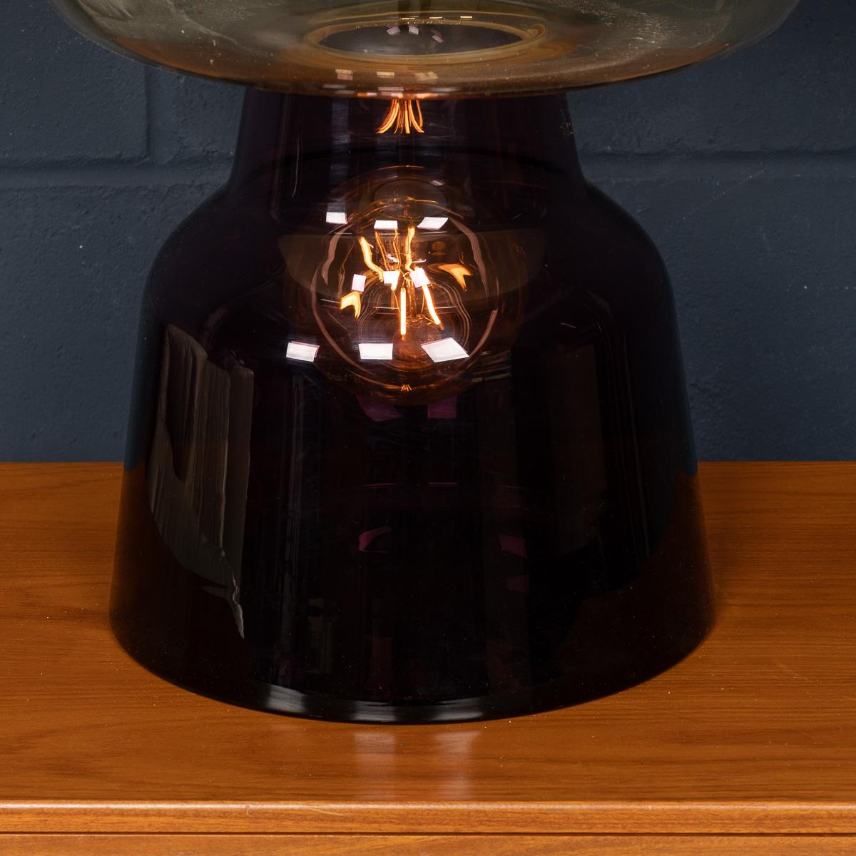 Lampe de table italienne contemporaine du 21e siècle en verre soufflé à la main, Murano en vente 1