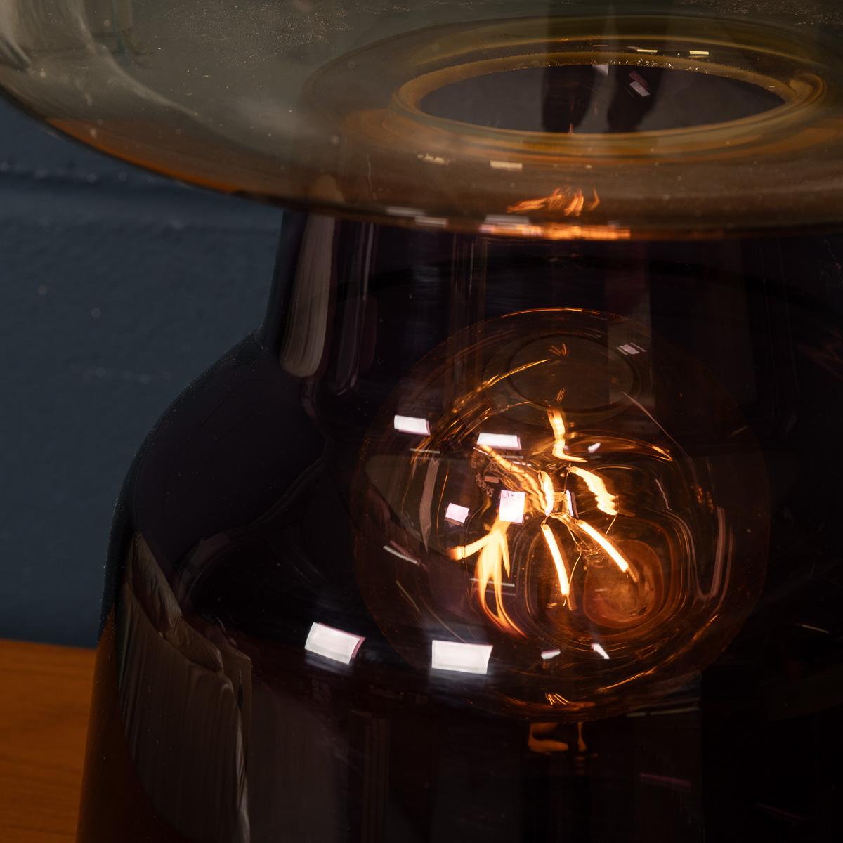 Lampe de table italienne contemporaine du 21e siècle en verre soufflé à la main, Murano en vente 3