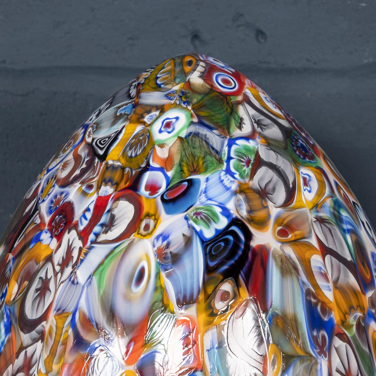 Italienische Eiförmige Tischlampe des 21. Jahrhunderts von Murrina Millefiori, Murano (Muranoglas) im Angebot