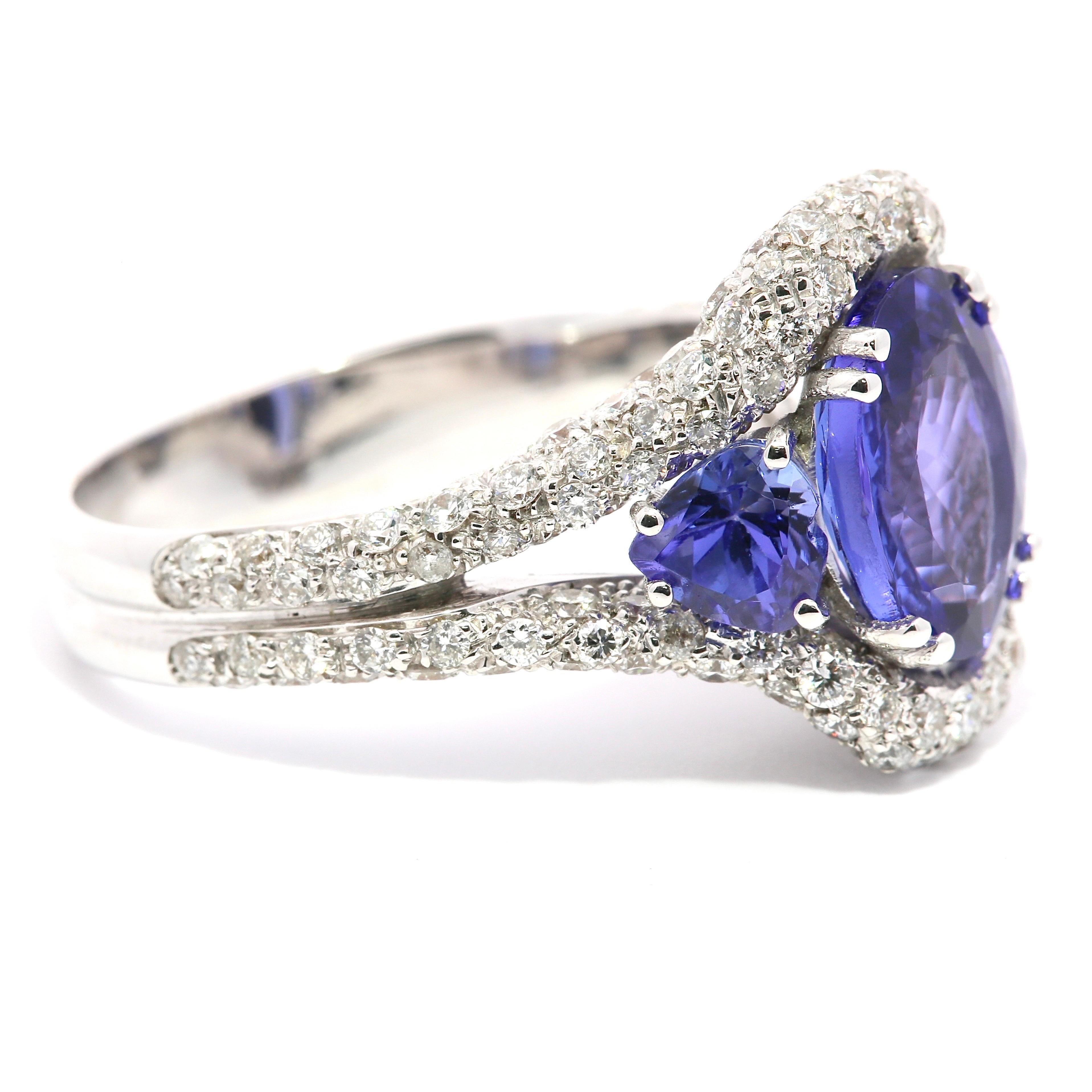 Siglo XXI Anillo de tanzanita y diamantes 