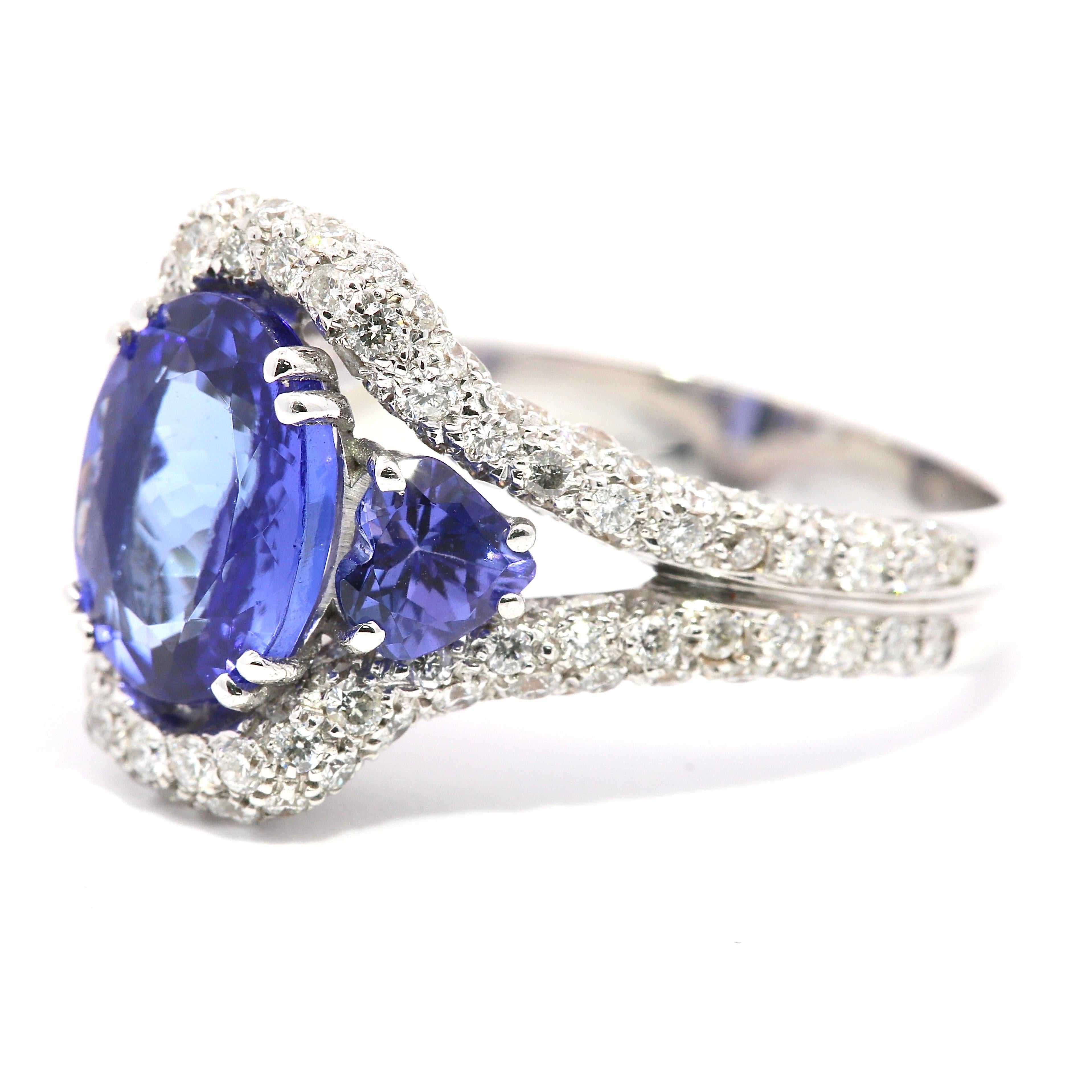 Siglo XXI Anillo de tanzanita y diamantes 