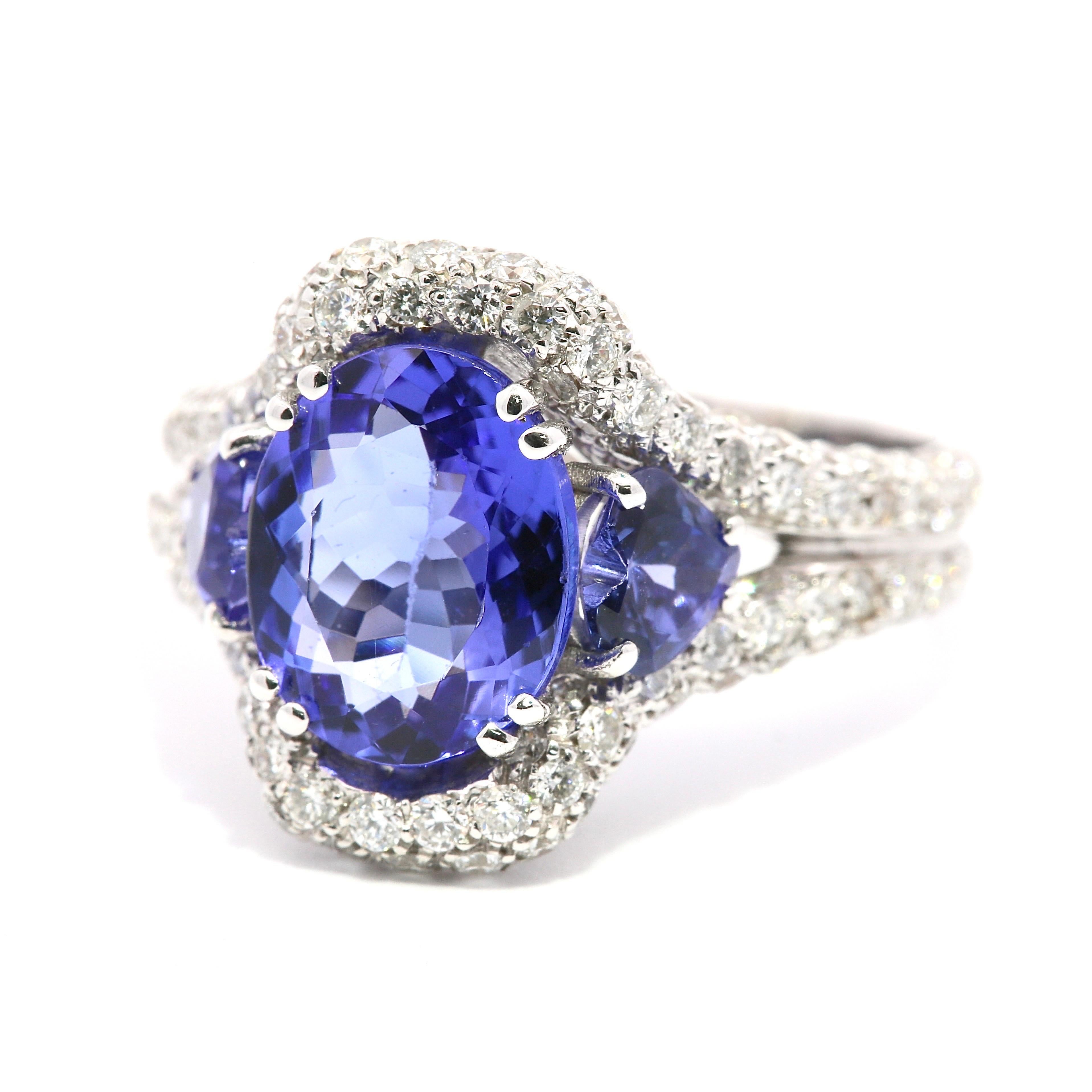 Femenino o masculino Siglo XXI Anillo de tanzanita y diamantes 