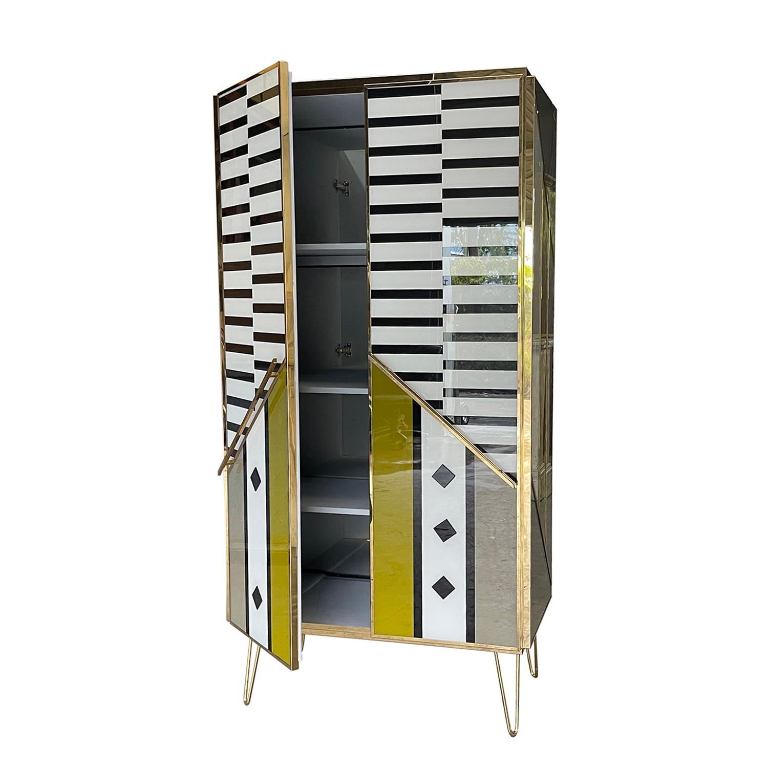 21st Century Italian Mid-Century Modern Style Colored Murano Glass Cabinet In Good Condition For Sale In West Palm Beach, FL