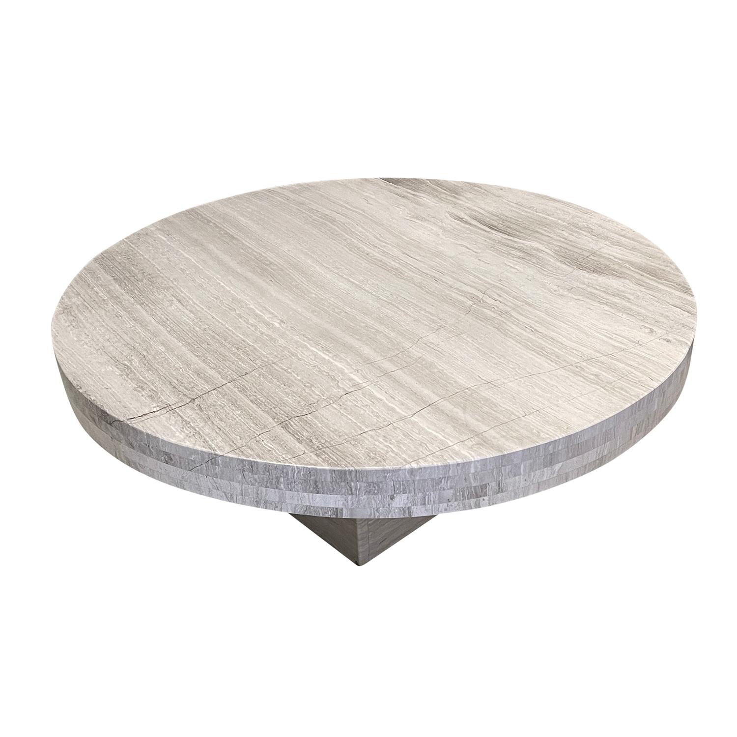 Hand-Crafted 21st Century Italian Minimalist Travertine Coffee Table - Round Sofa Table For Sale