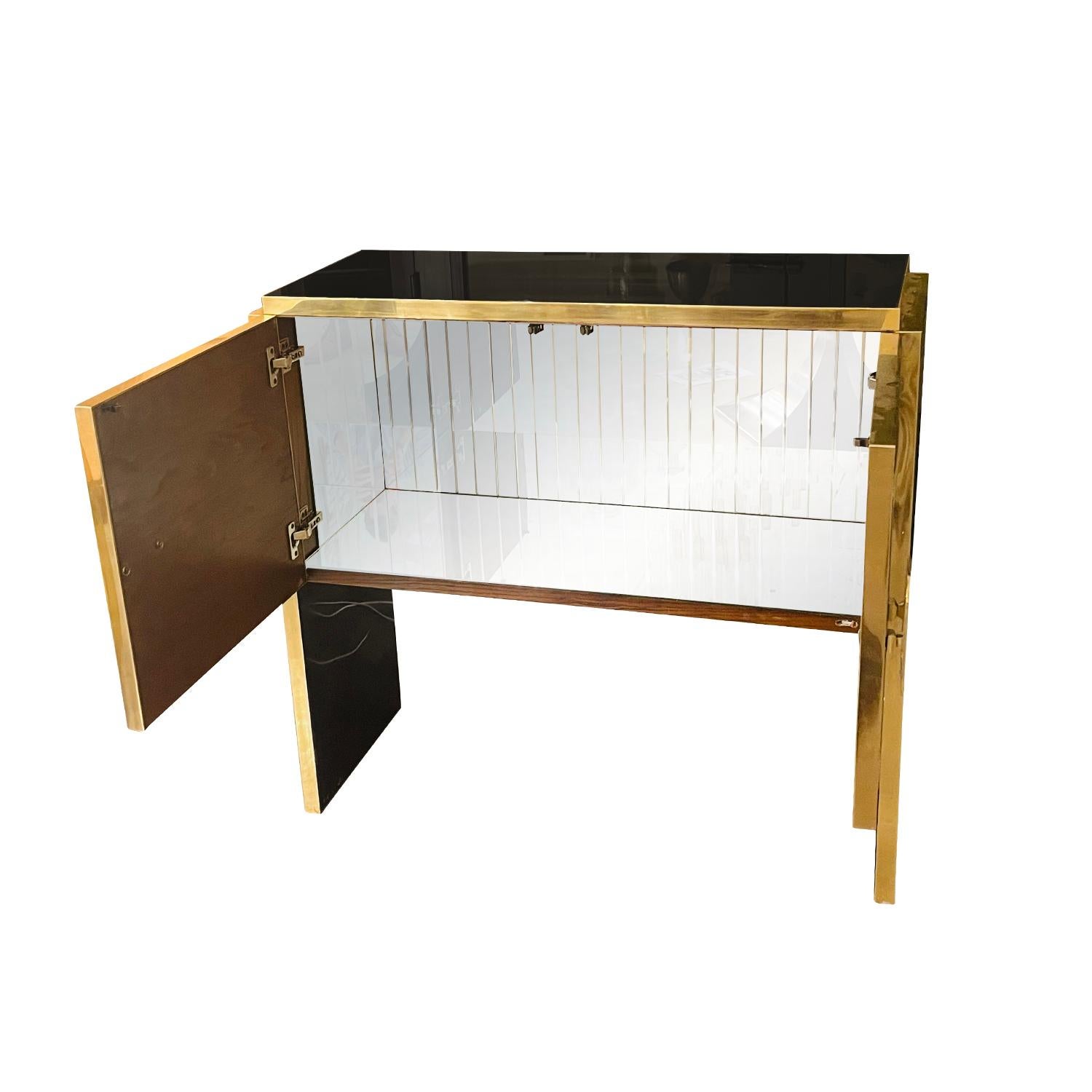 21st Century Italian Modern Murano Glass Sideboard - Illuminated Cabinet For Sale 4