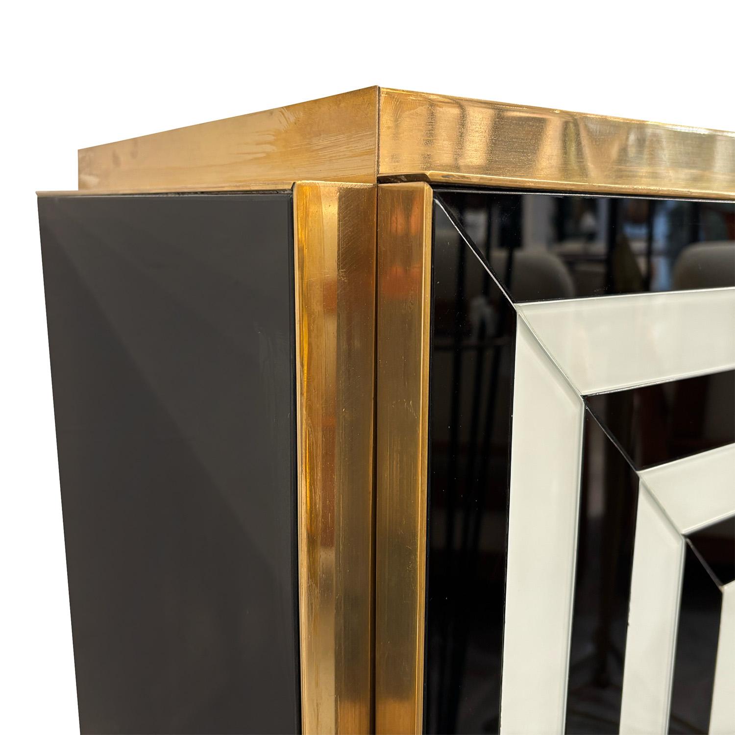 21st Century Italian Modern Murano Glass Sideboard - Illuminated Cabinet For Sale 6