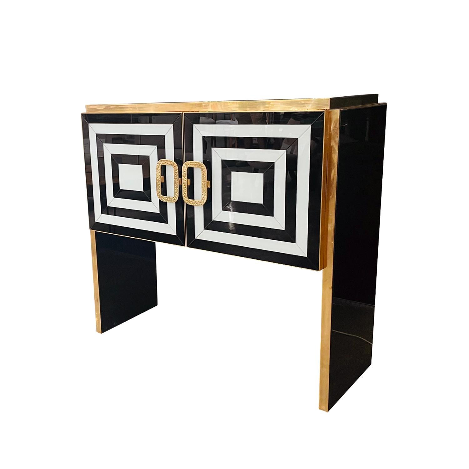 Brass 21st Century Italian Modern Murano Glass Sideboard - Illuminated Cabinet For Sale
