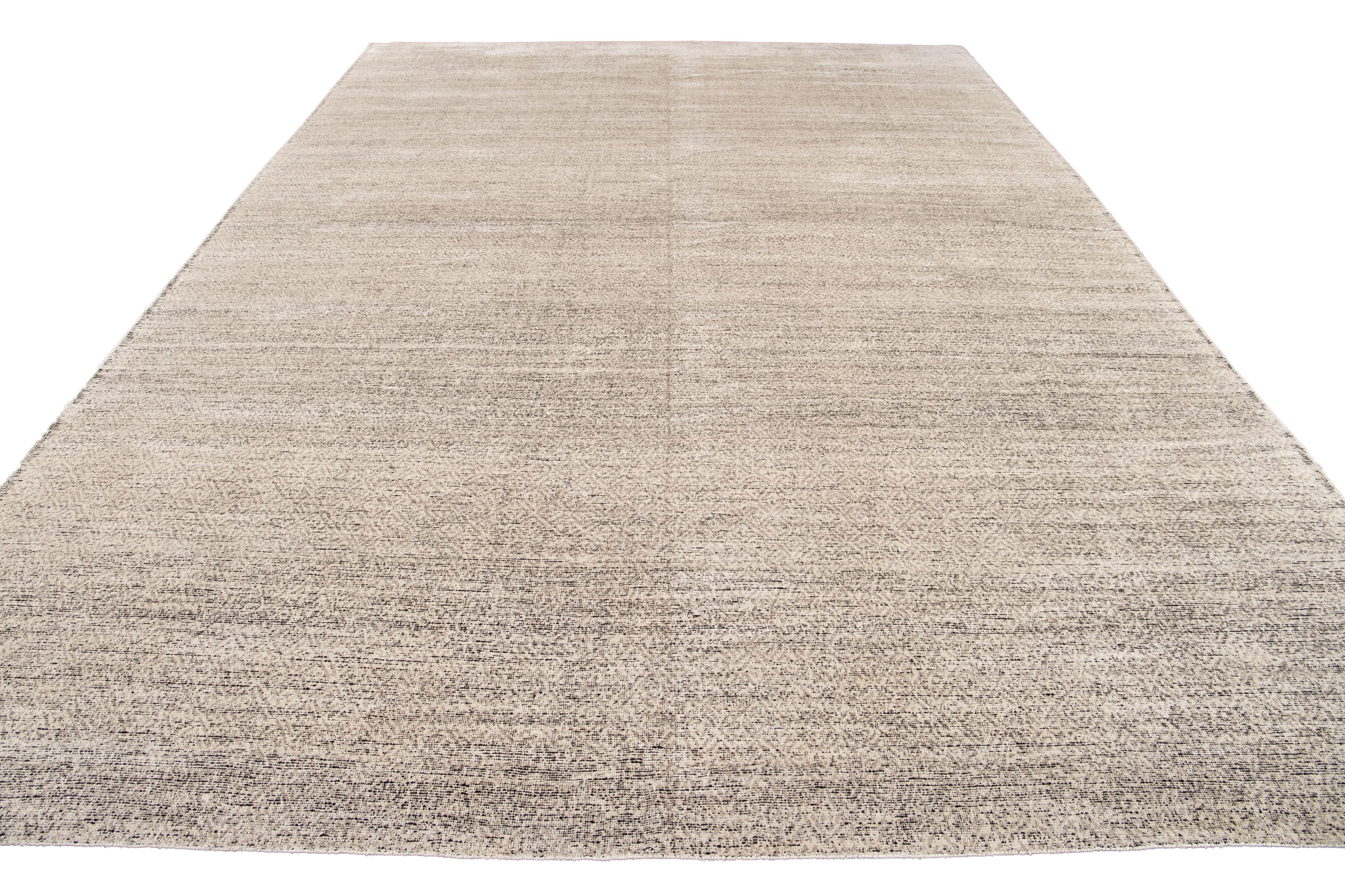 21st Century Ivory Transitional Style Wool and Silk Rug For Sale 12