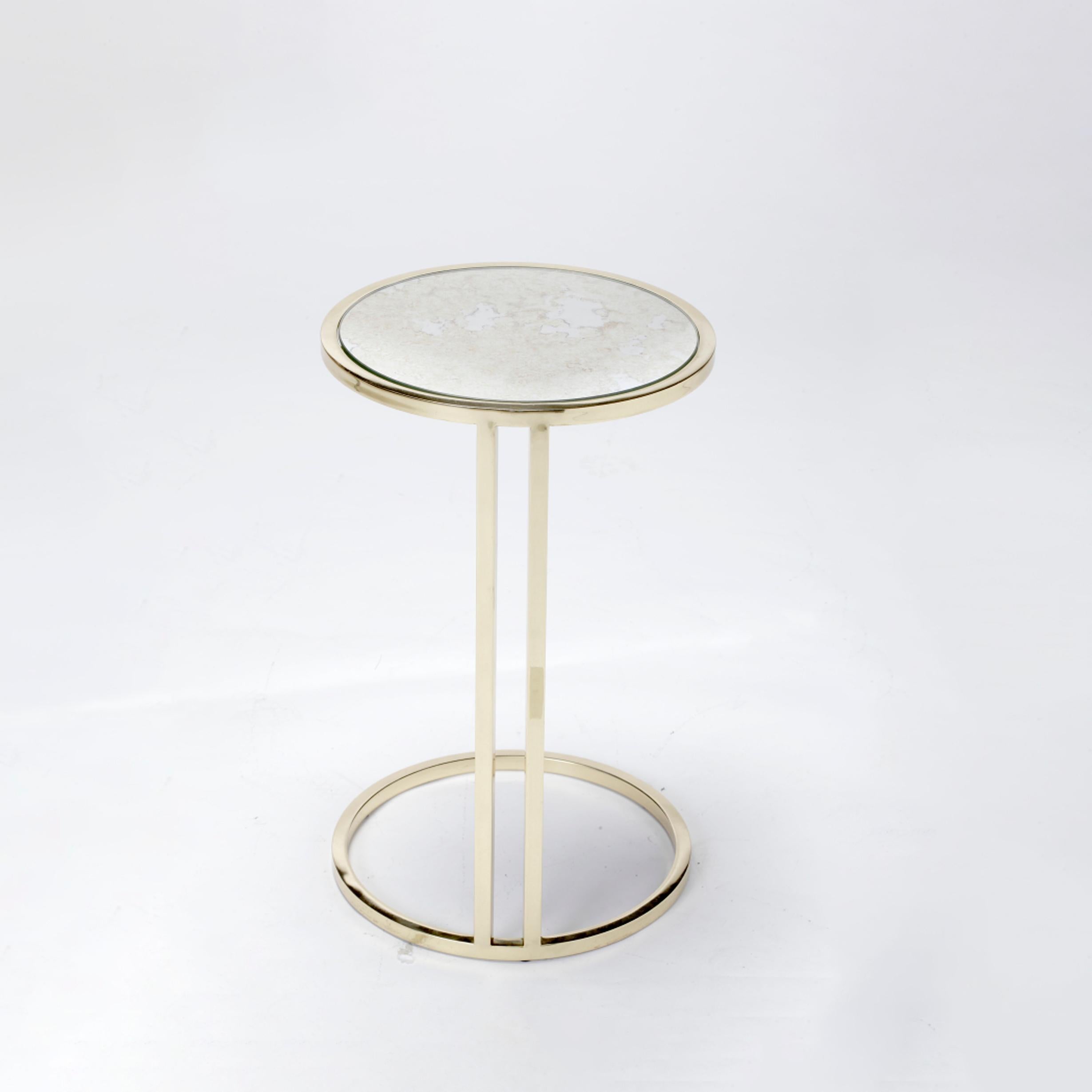 Mid-Century moderno Tavolino Julia del XXI secolo, in Antique Mirror e ottone, di Duistt in vendita