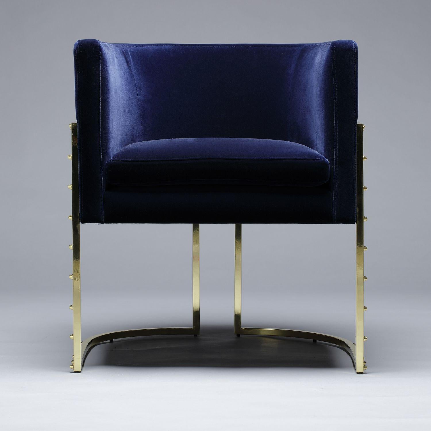Silla Julius Siglo XXI Latón Tachonado, de Duistt Moderno de mediados de siglo en venta