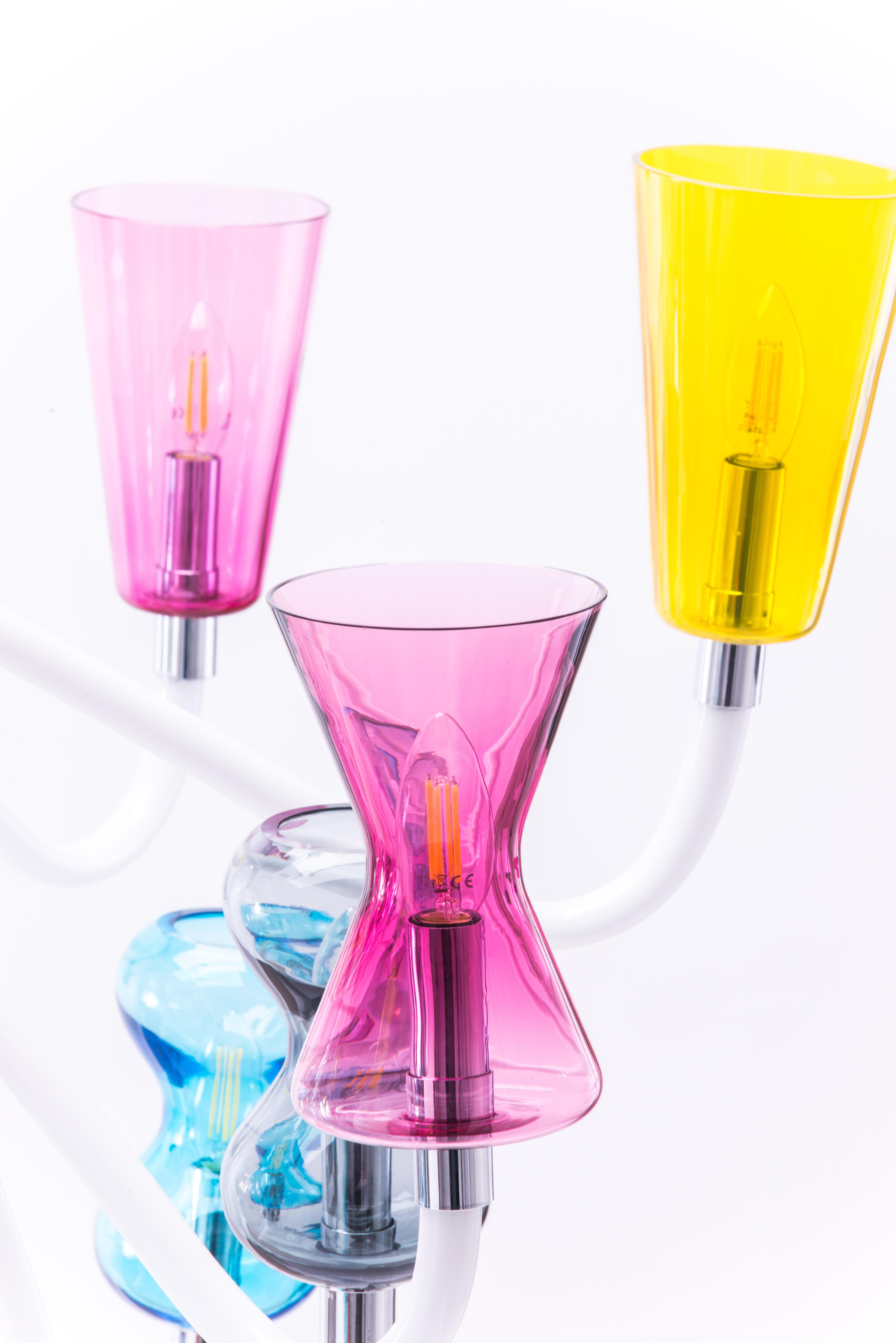 21. Jahrhundert Karim Rashid-Kronleuchter mit 12 Lichtern aus Muranoglas in verschiedenen Farben im Angebot 1