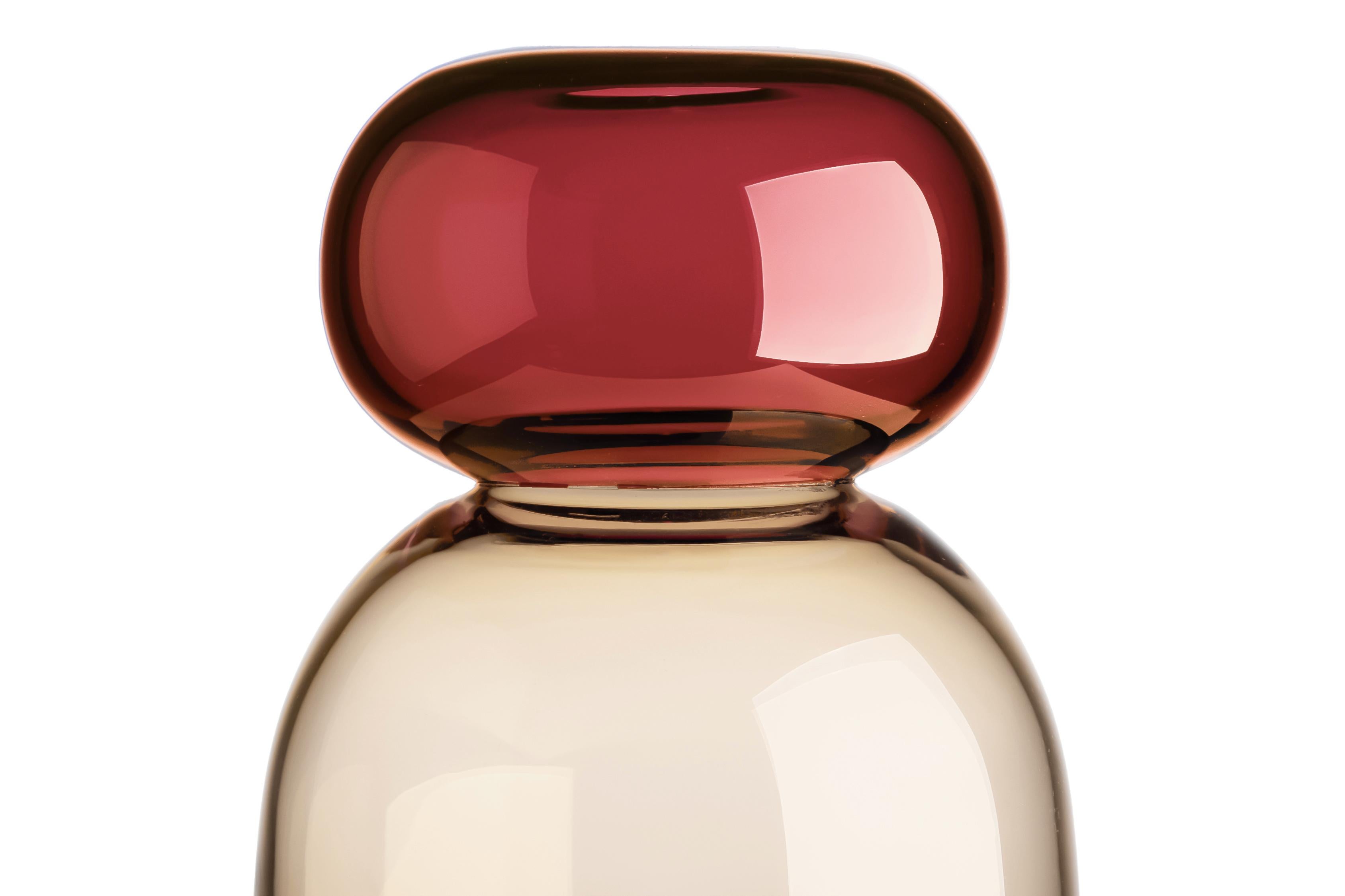Moderne Vase Queen Karim Rashid du 21e siècle en verre de Murano couleur miel et rouge oriental en vente