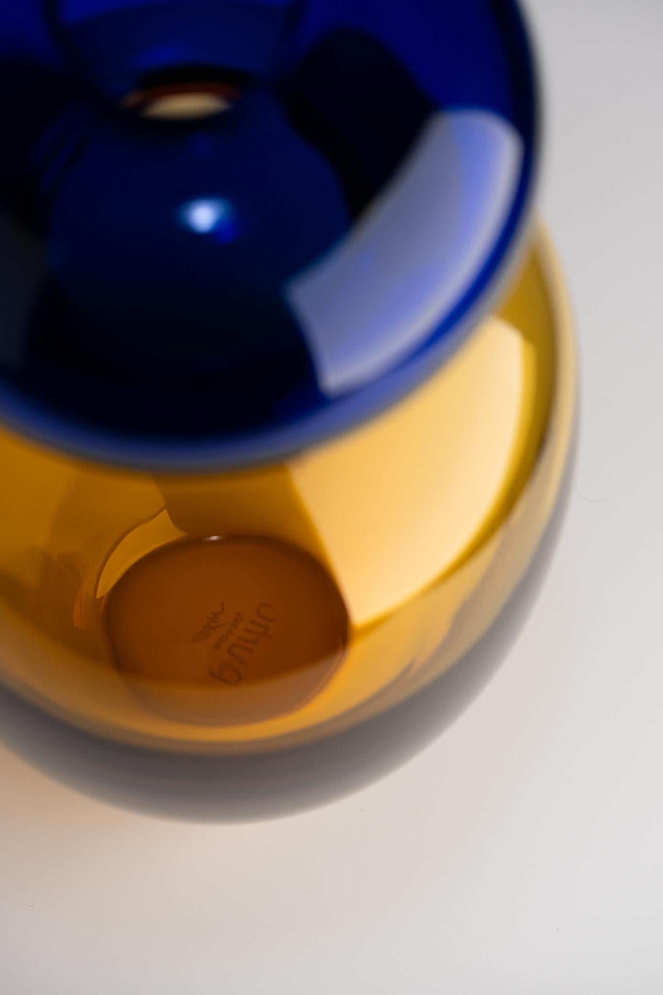 Moderne Vase Queen Karim Rashid du 21e siècle en verre de Murano couleur miel et bleu océan  en vente