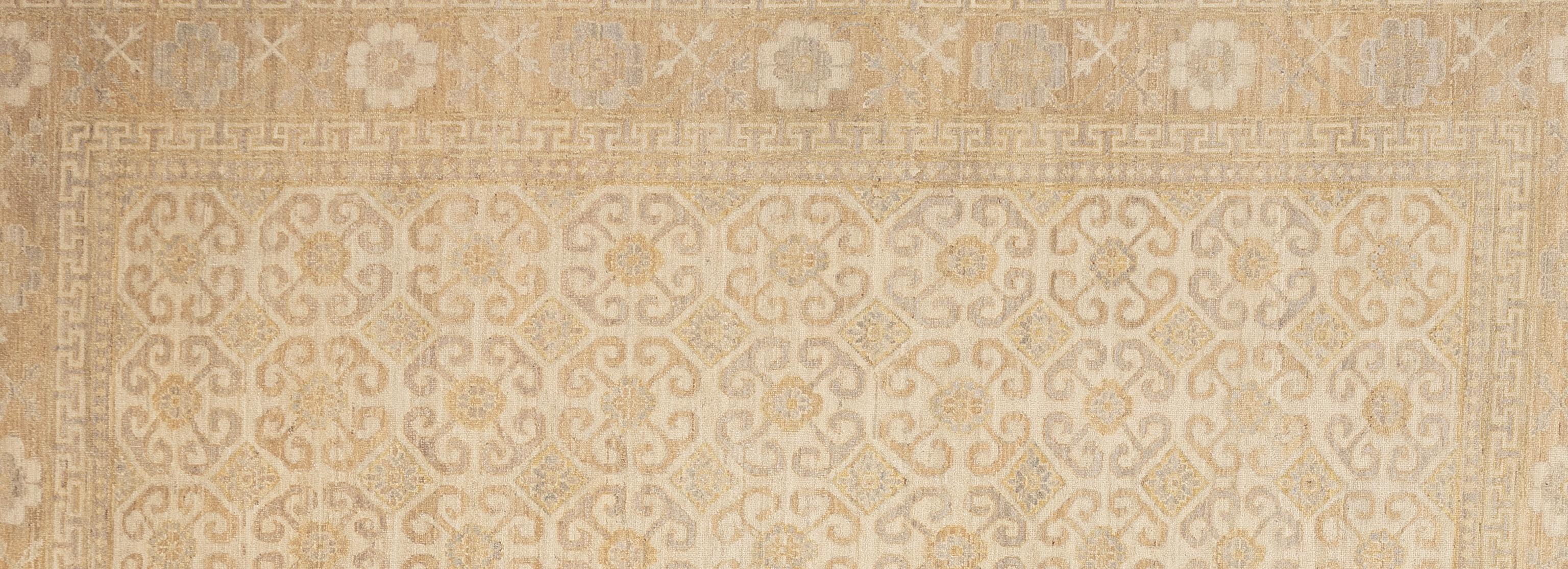 Khotan des 21. Jahrhunderts (Handgewebt) im Angebot