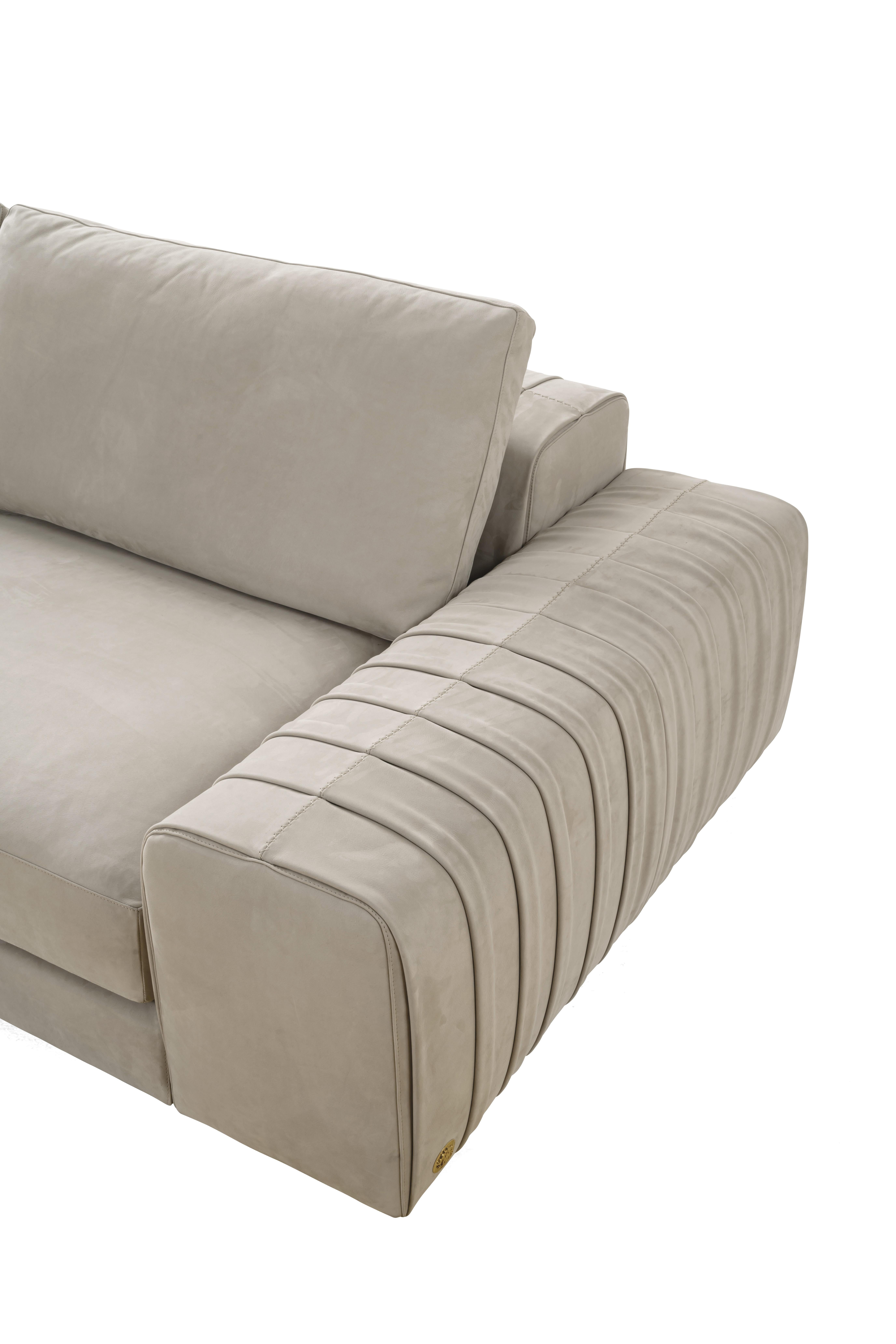 Modern 21st Century Kingston Sofa in Leather by Roberto Cavalli Home Interiors For Sale