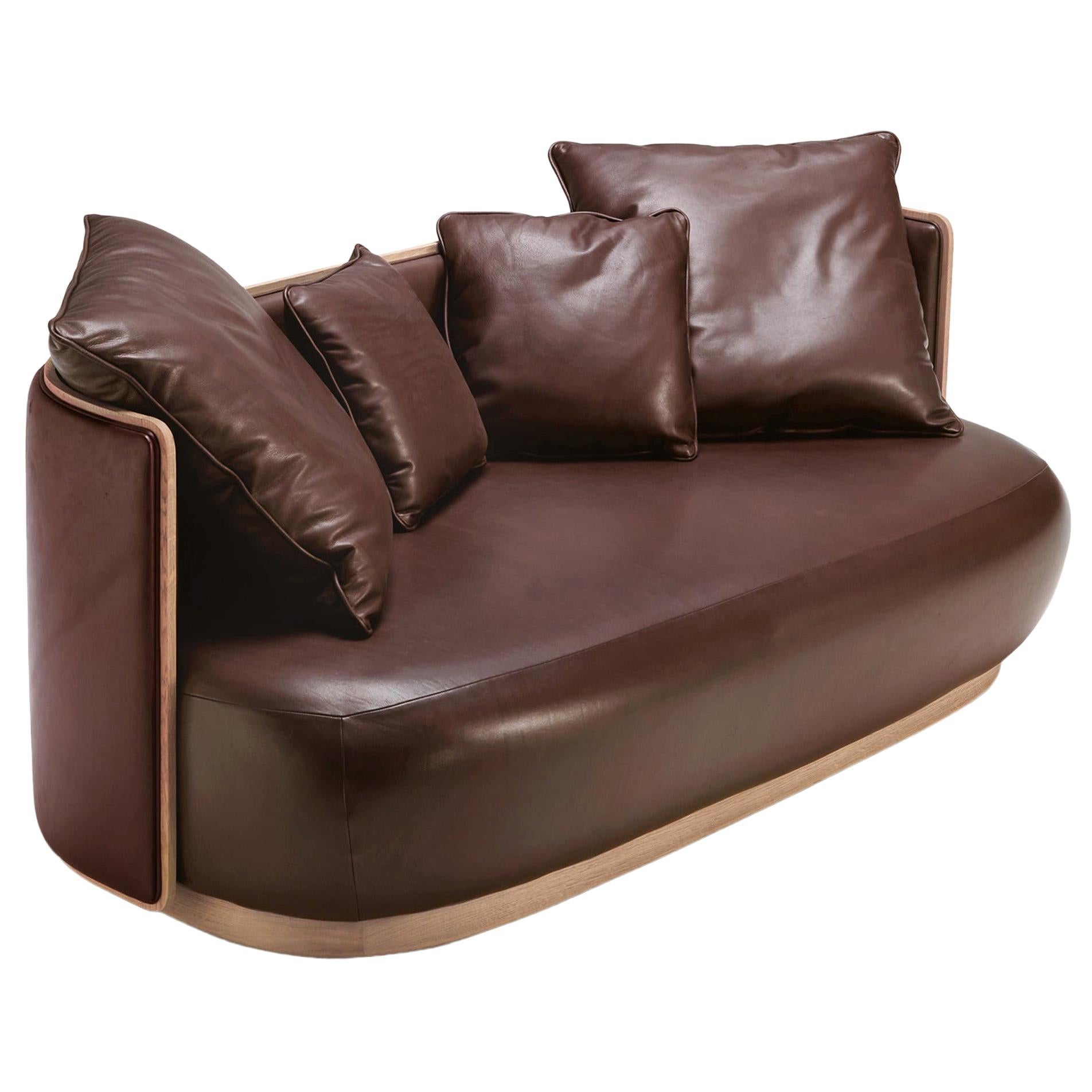 KIR ROYAL 2-Seater Curved Brown Sofa in Solid Wood and Covered with Leather
