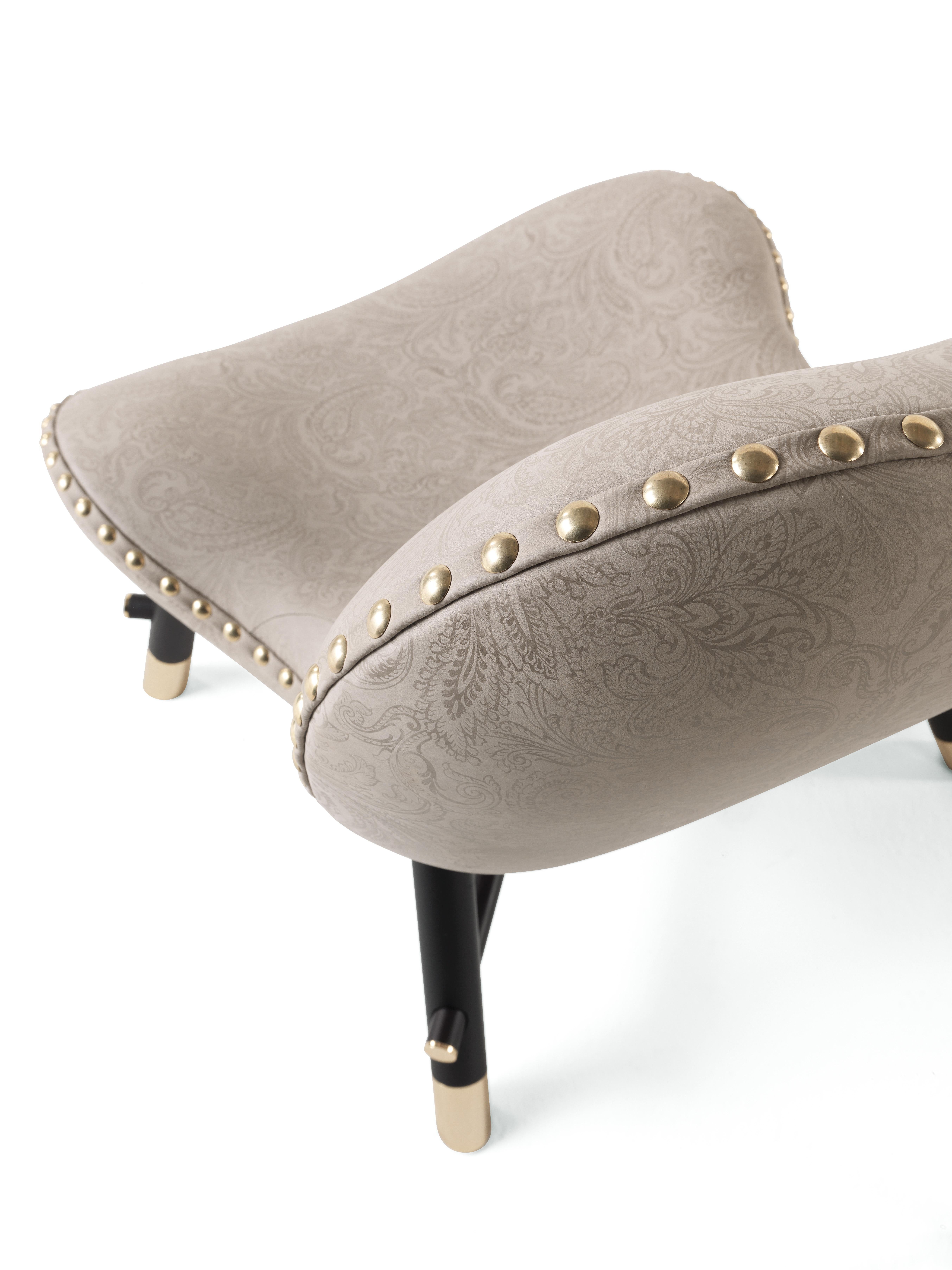 21st Century Kush Armchair in Leather by Etro Home Interiors In New Condition For Sale In Cantù, Lombardia
