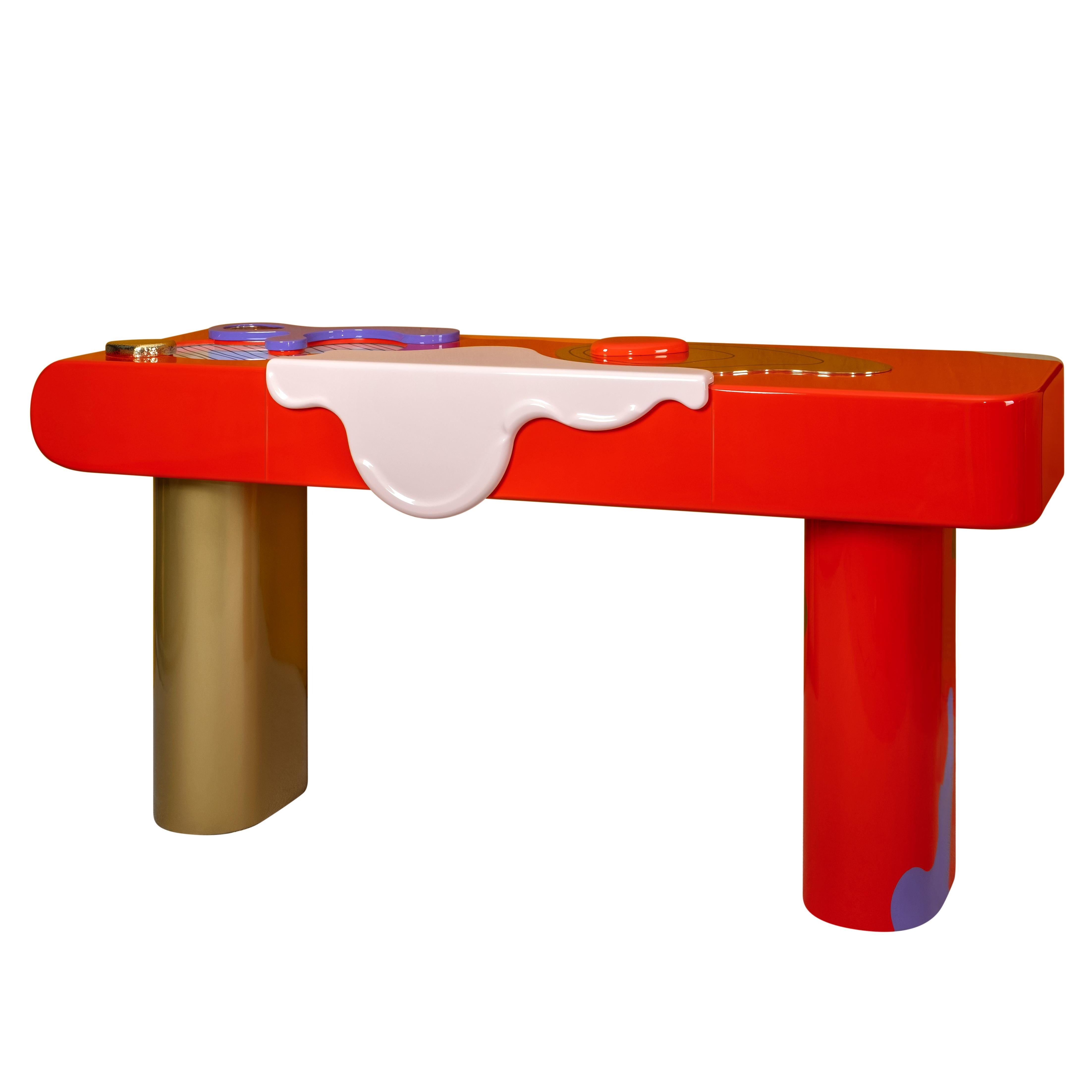 Portugais Console La vie du 21e siècle en bois laqué et laiton fabriqué au Portugal par Malabar en vente