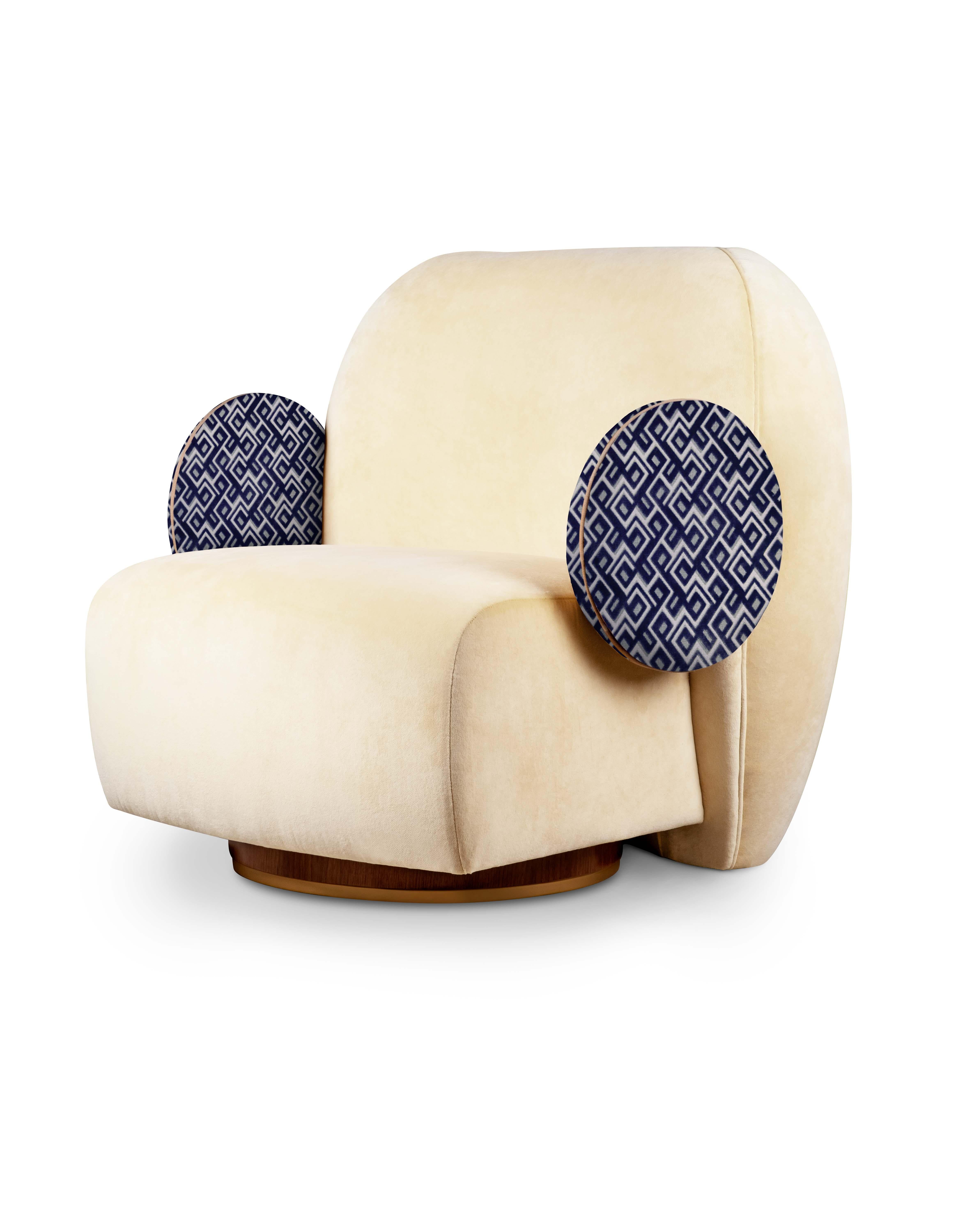 Coton Fauteuil La Voix du 21ème siècle en bois de noyer à motif de velours de coton en vente