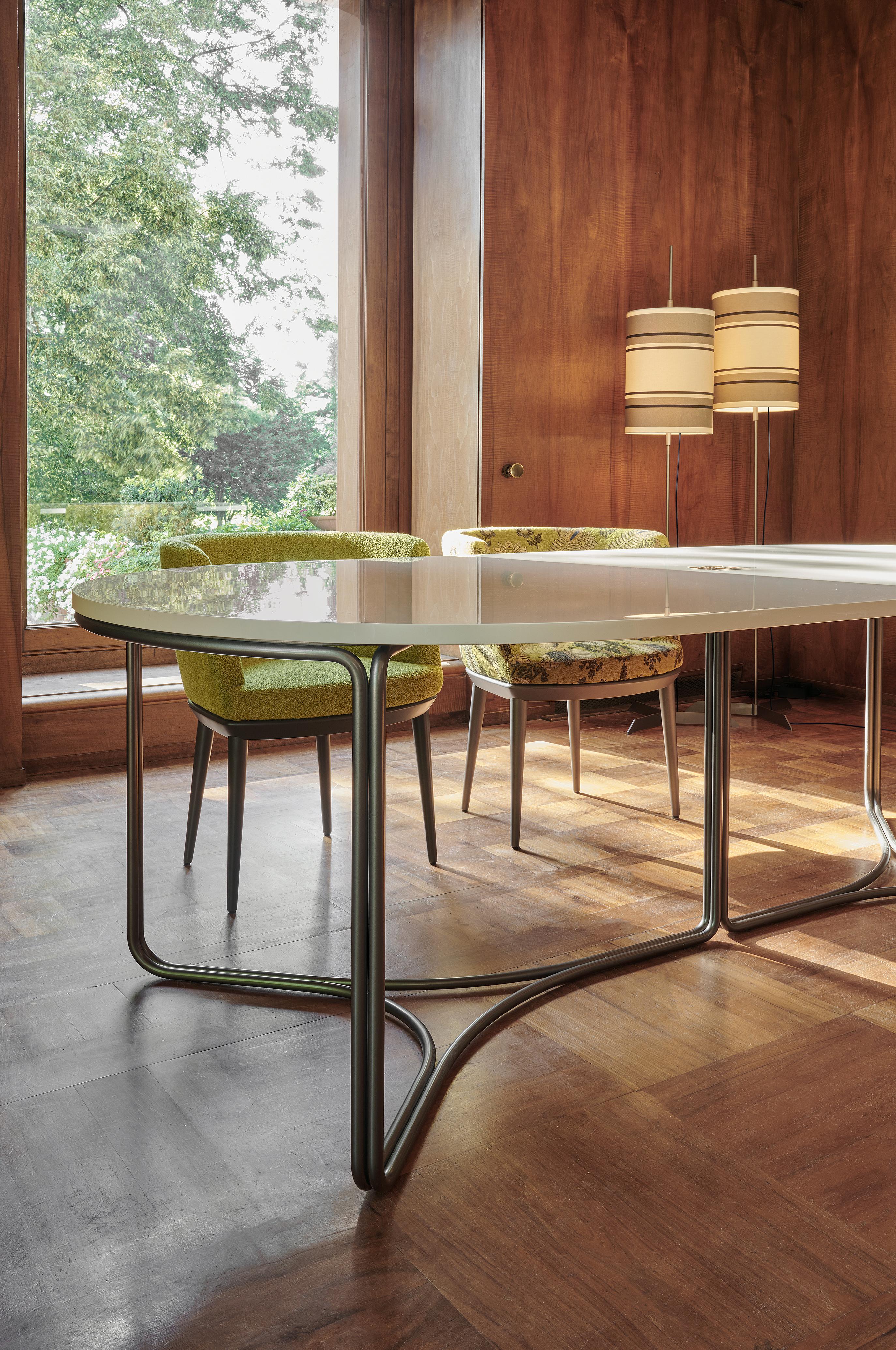Table de salle à manger Lagoon du 21e siècle avec logo Etro by Etro Home Interiors en vente 2