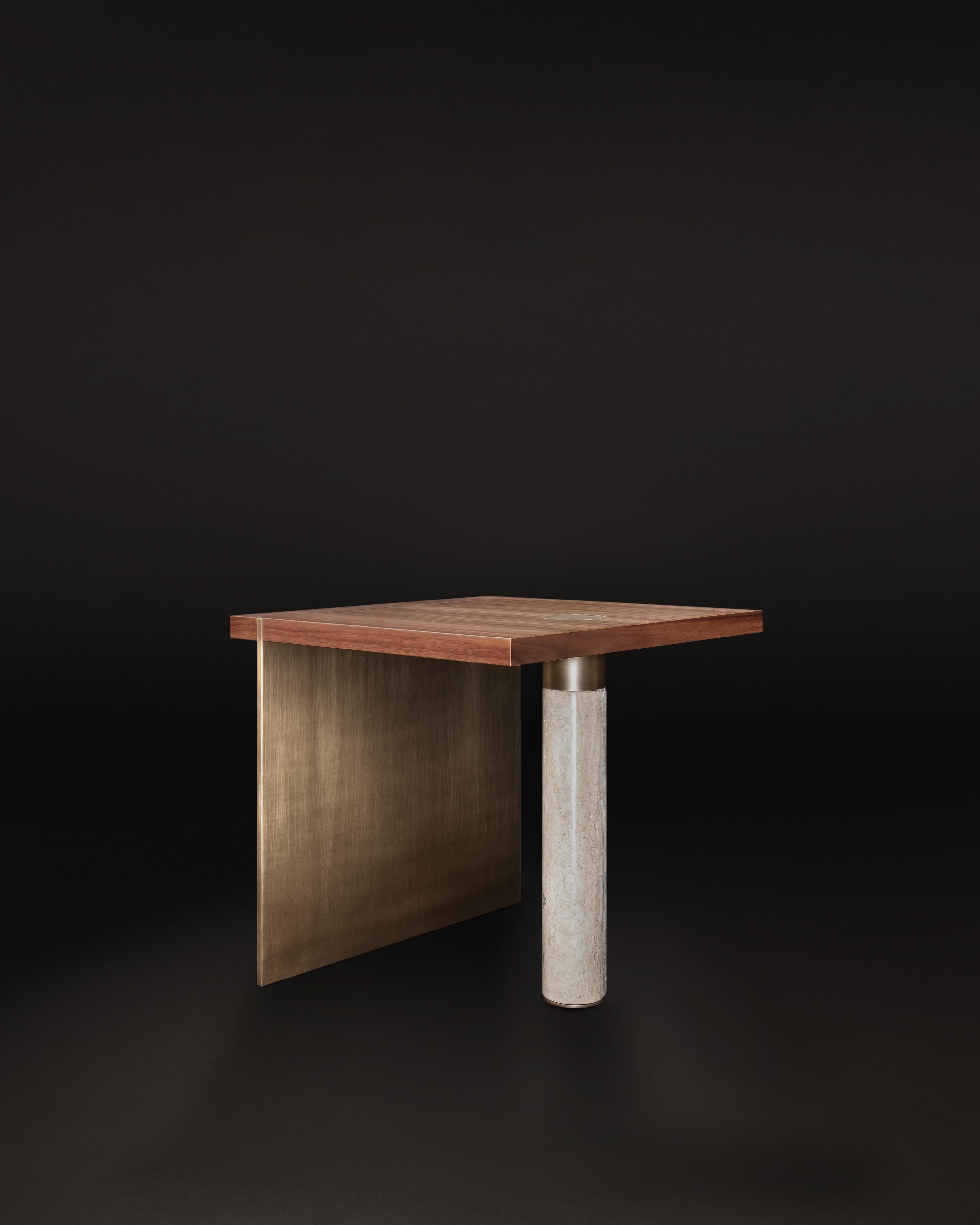 21st Century Table d'appoint Lakewood en bois de frêne teinté noir en vente 2