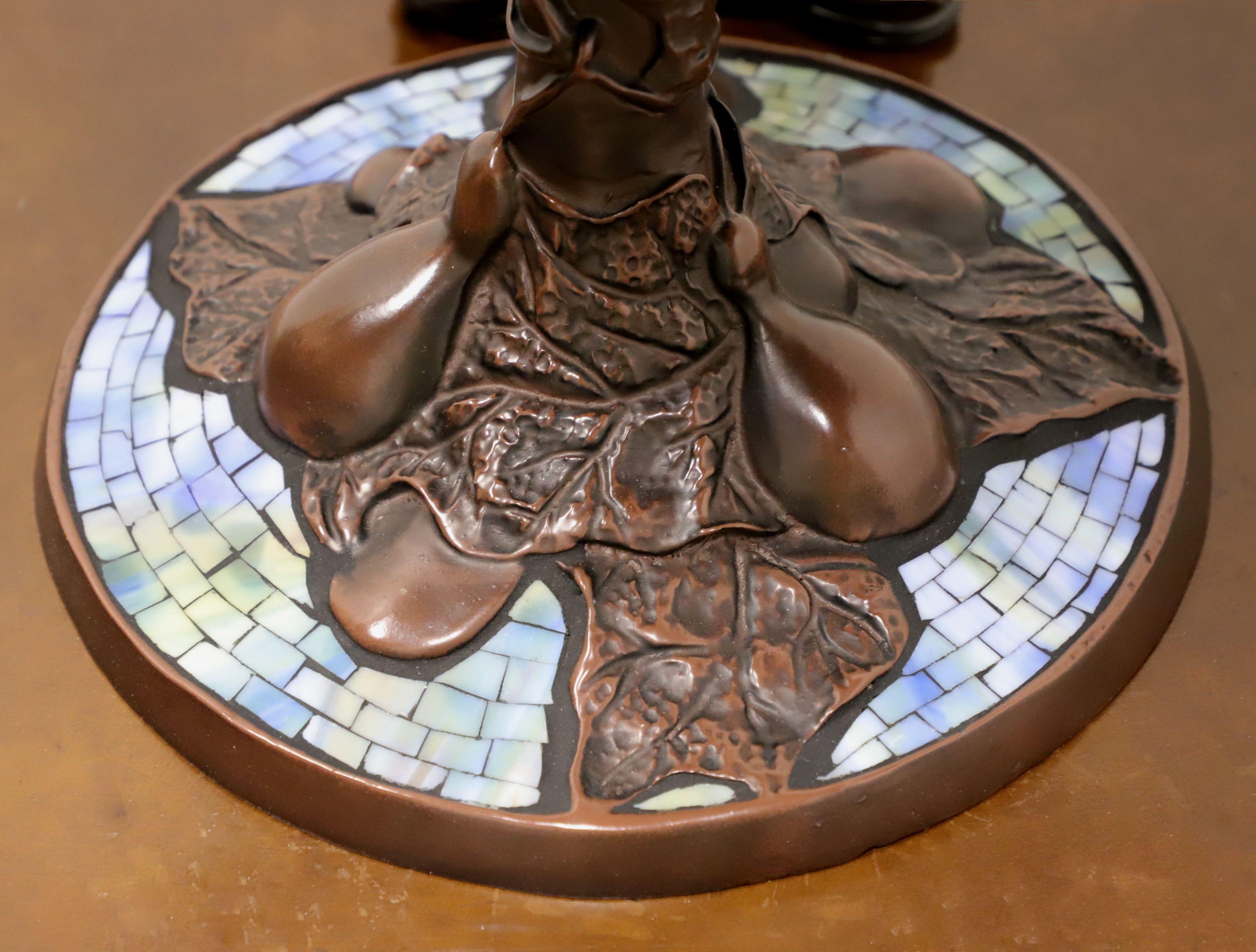 Bronze 21st Century Large Tiffany Style Wisteria Table Lamp