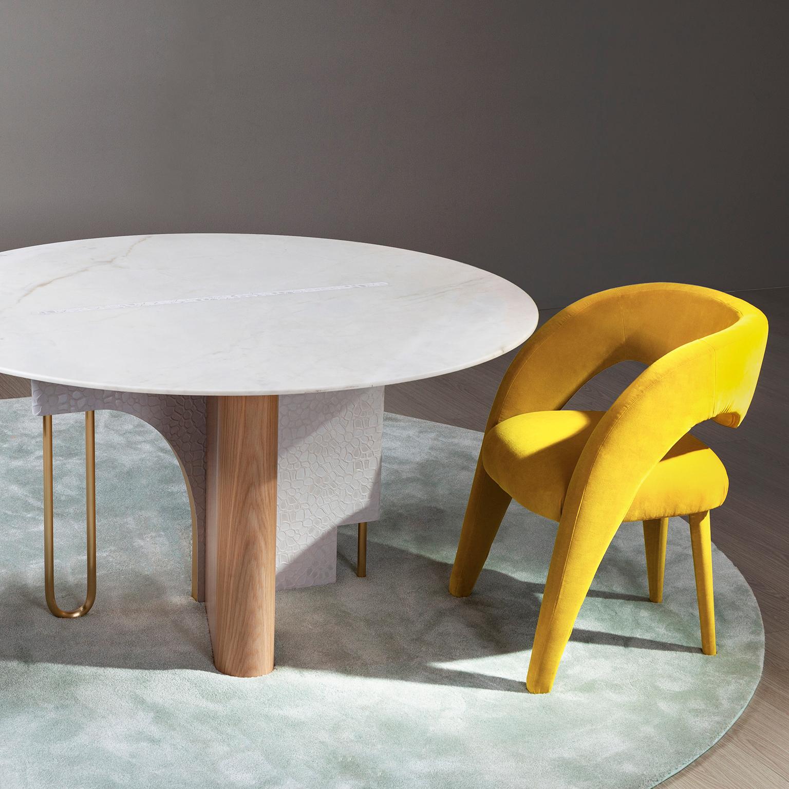 Moderne Chaises de salle à manger Laurence, velours jaune, fabriquées à la main au Portugal par Greenapple en vente