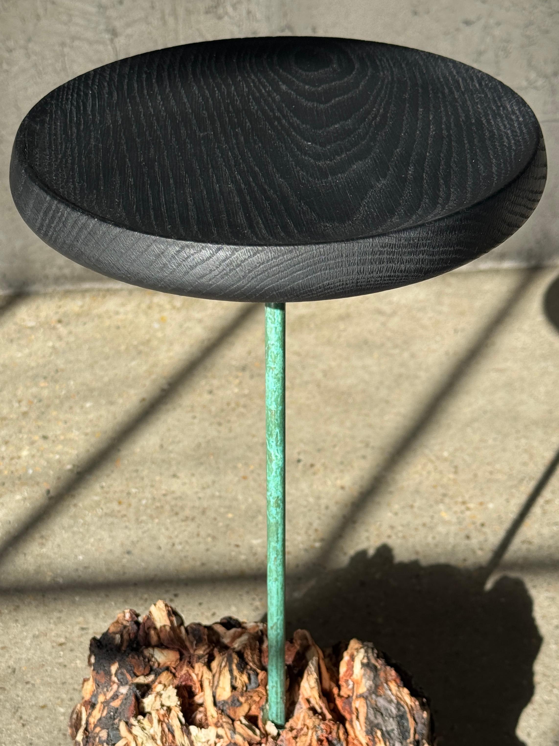 Table d'appoint 21e siècle à base de lave et plateau noir par Michael Javidi - sur commande en vente 12